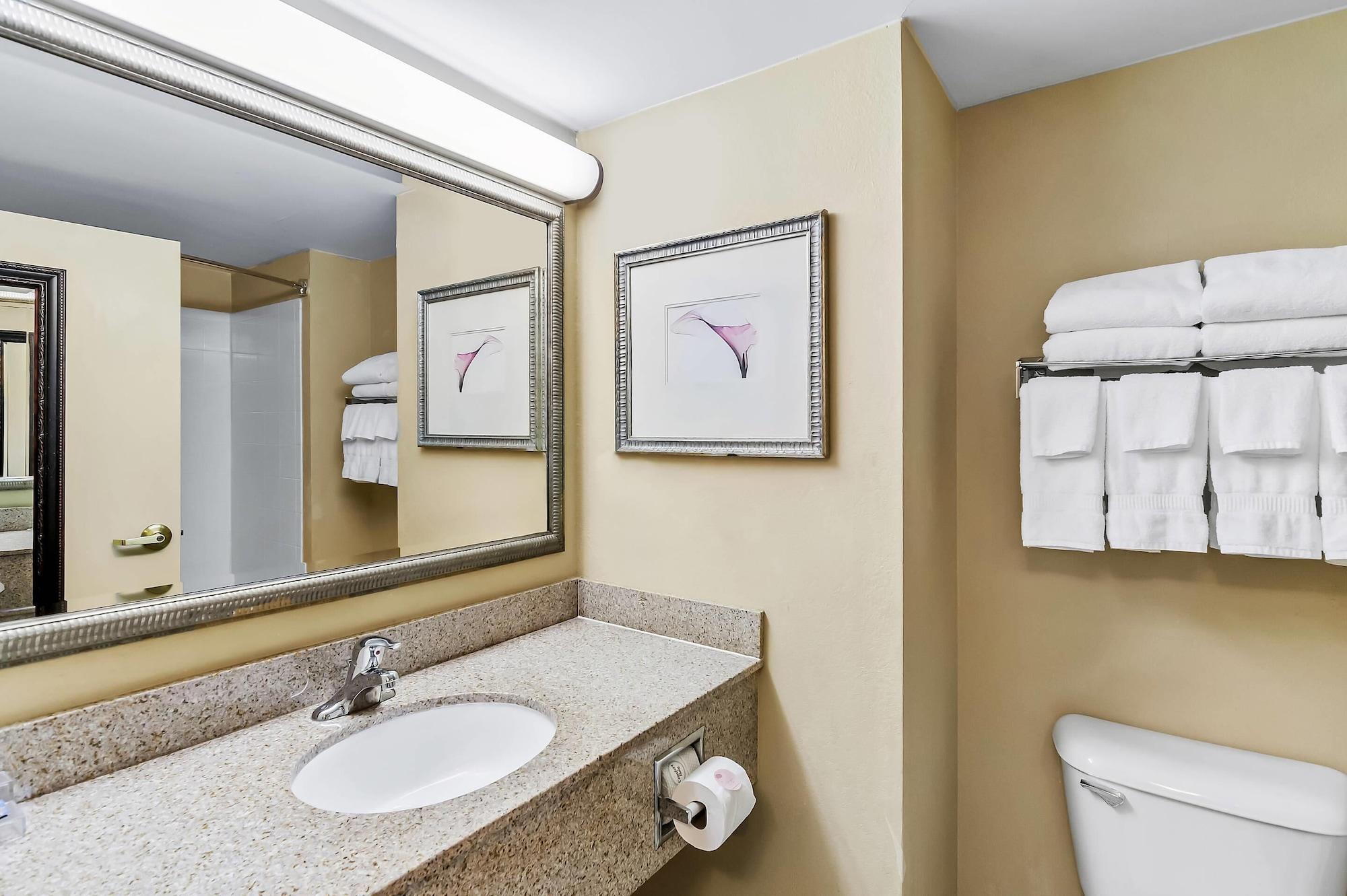 Habitación Country Inn & Suites by Radisson, Princeton, WV