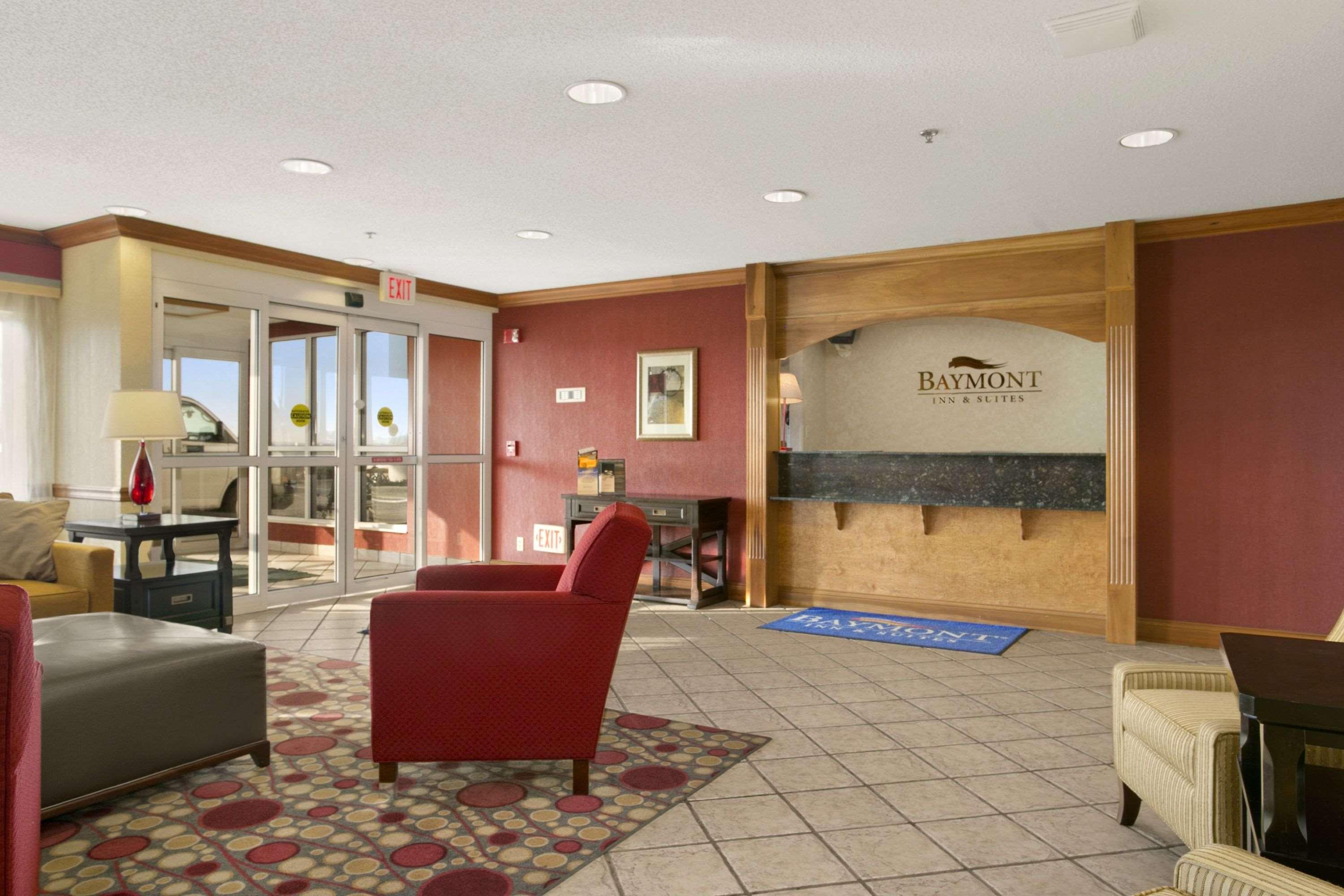 Vista Lobby Baymont by Wyndham Evansville North/Haubstadt