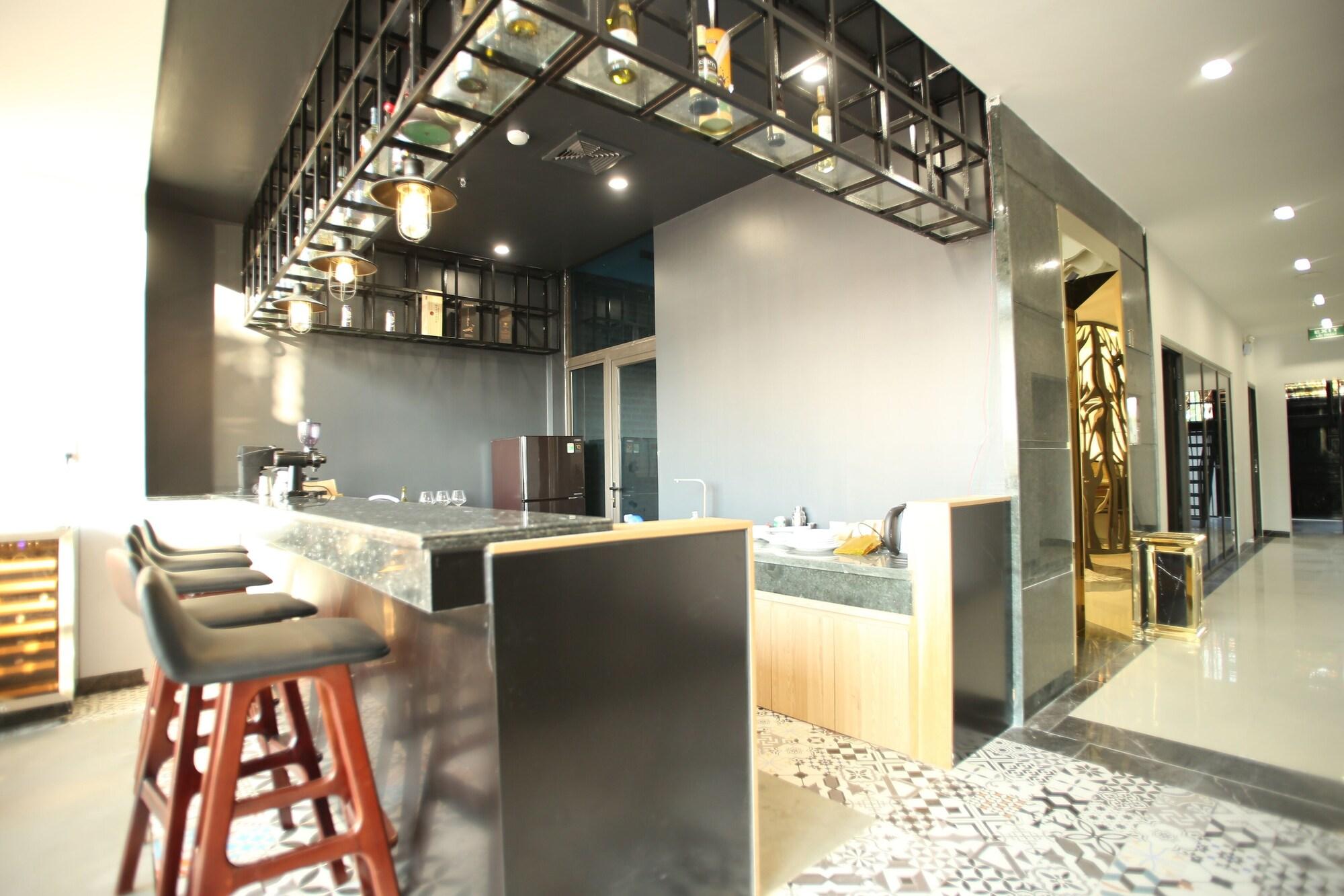 Bar/Salón Kingsales Hotel