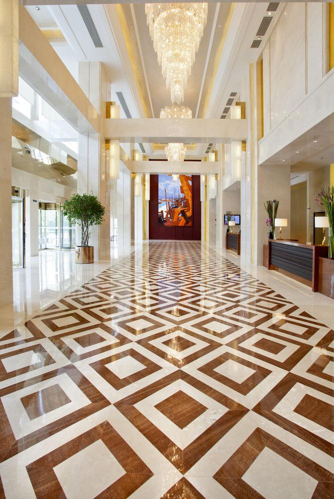 Vista Lobby Regal Plaza Hotel & Residence