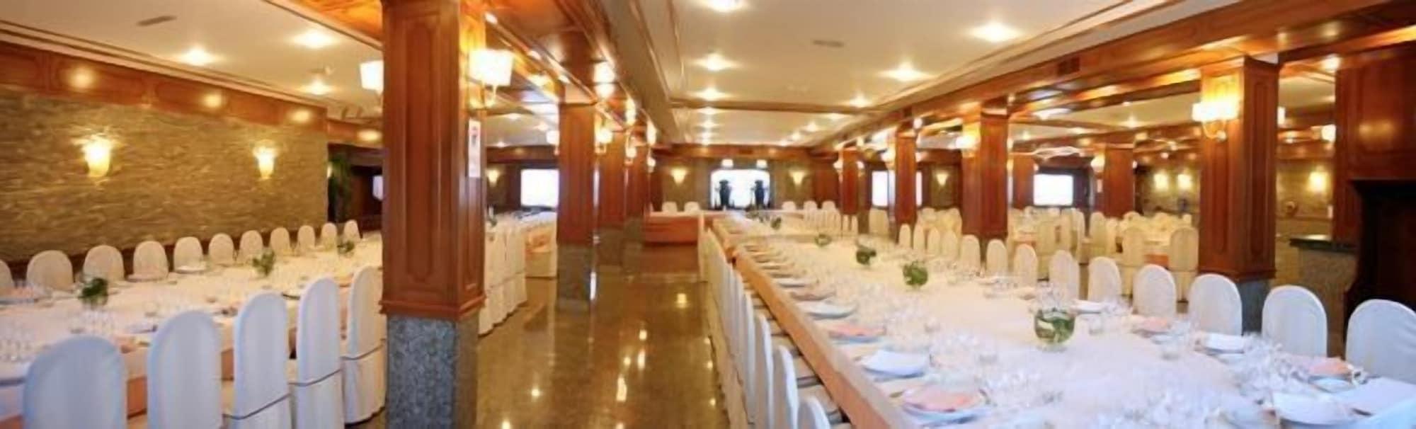Salón de Baile Los Olmos