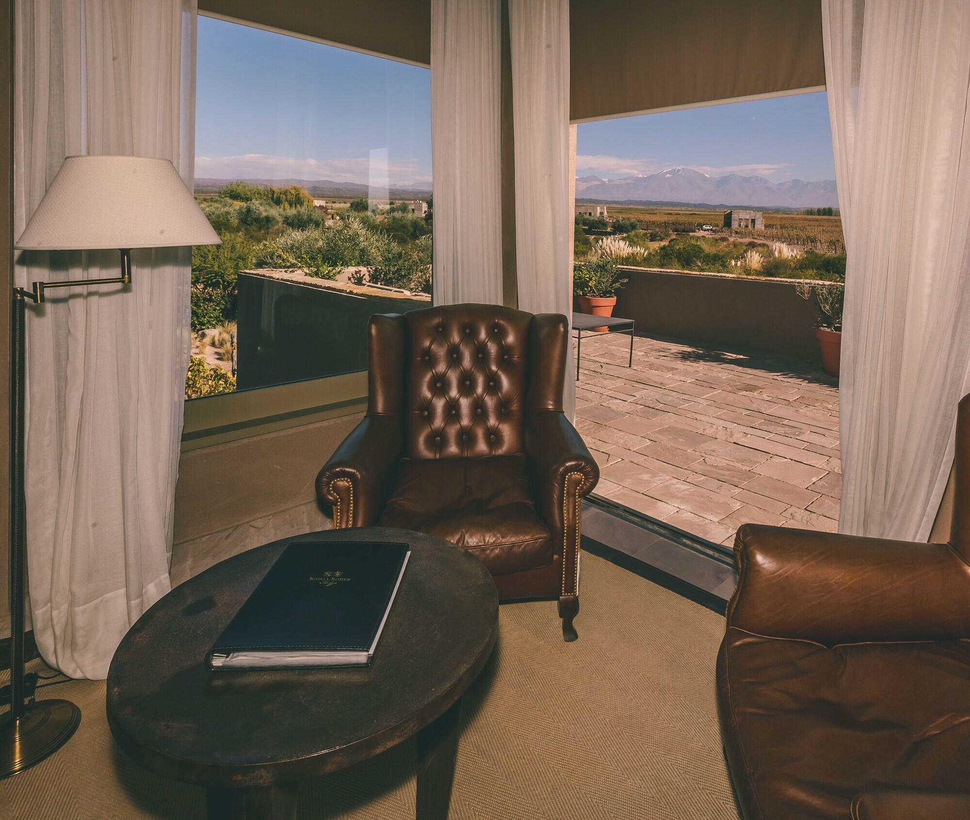 Vista Lobby Rosell Boher Winery Lodge & Spa