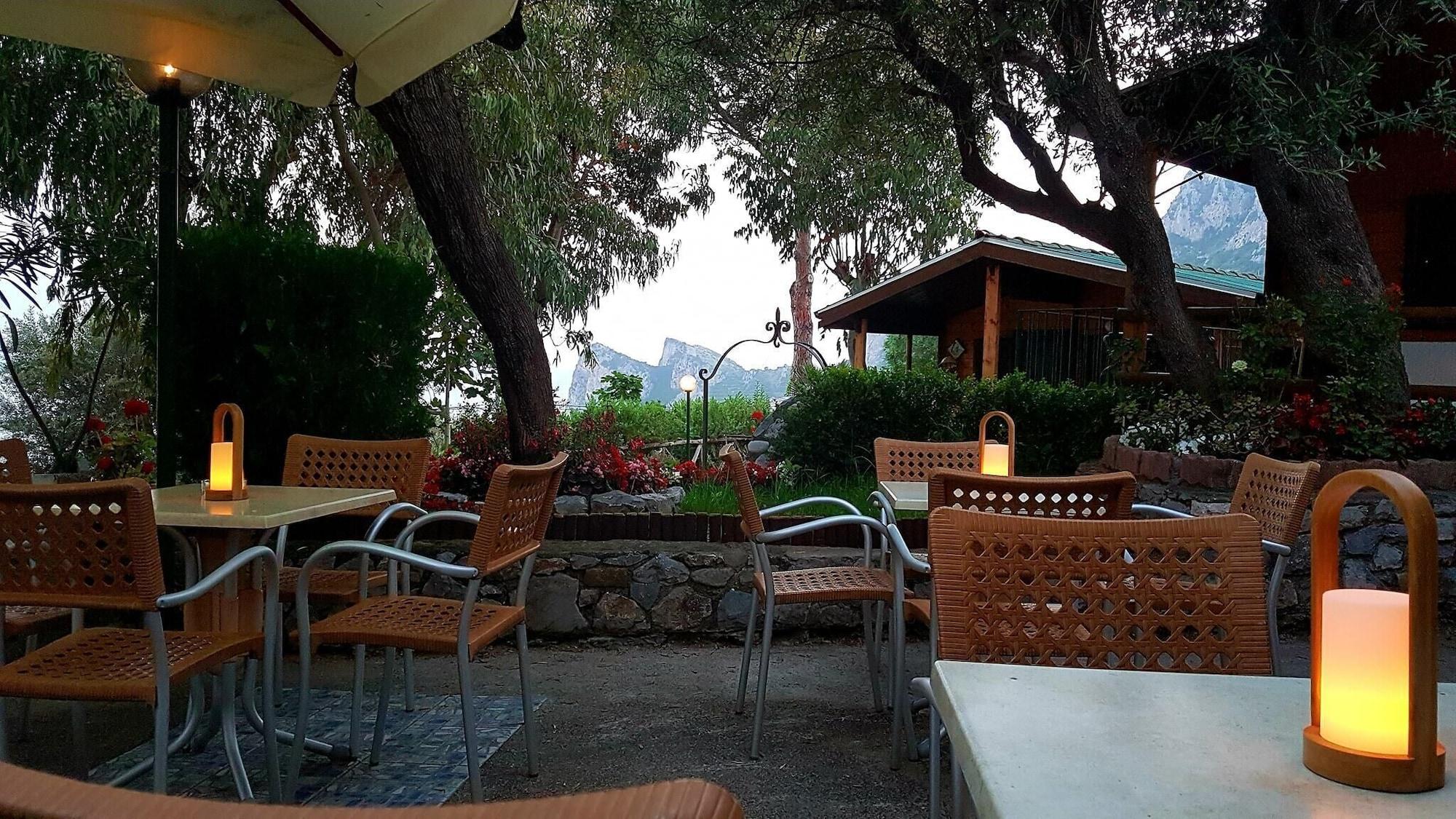 Bar/Salón Villaggio Syrenuse