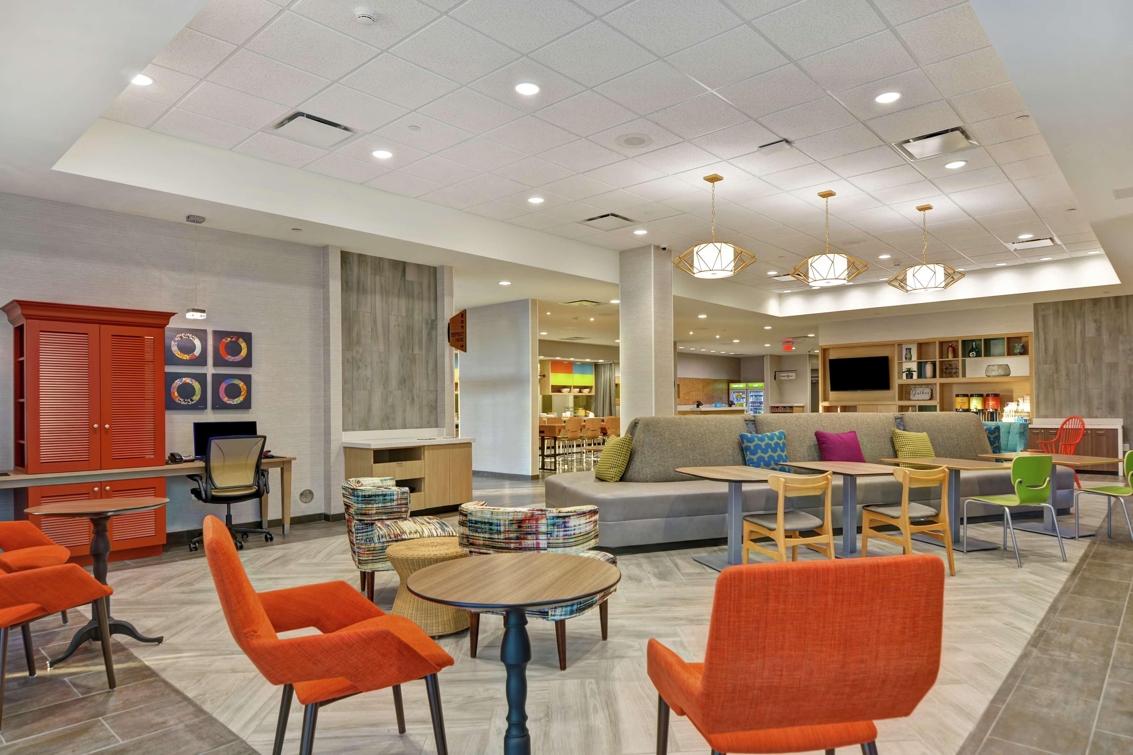 Vista Lobby Home2 Suites by Hilton Charlotte Piper Glen