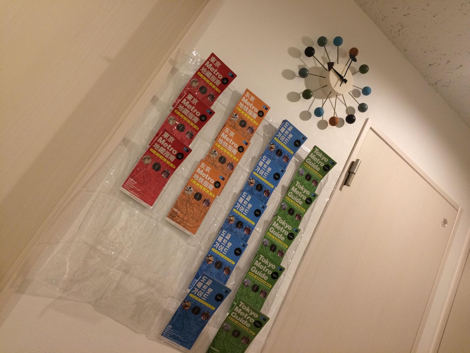 Bar/Salón bnb+ Costelun Akiba - Hostel Caters to Adult Femal