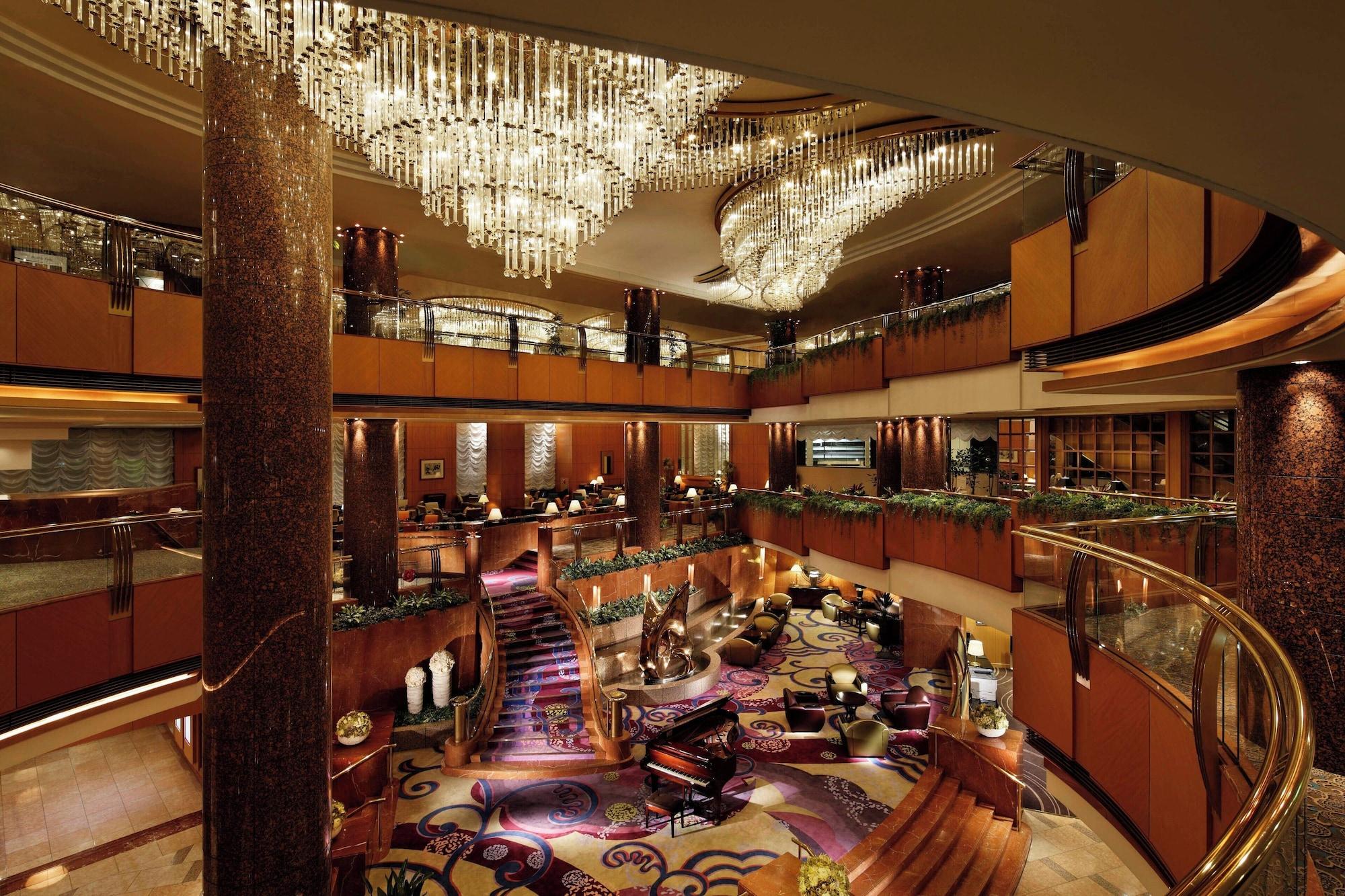 Vista Lobby Yokohama Bay Sheraton Hotel & Towers