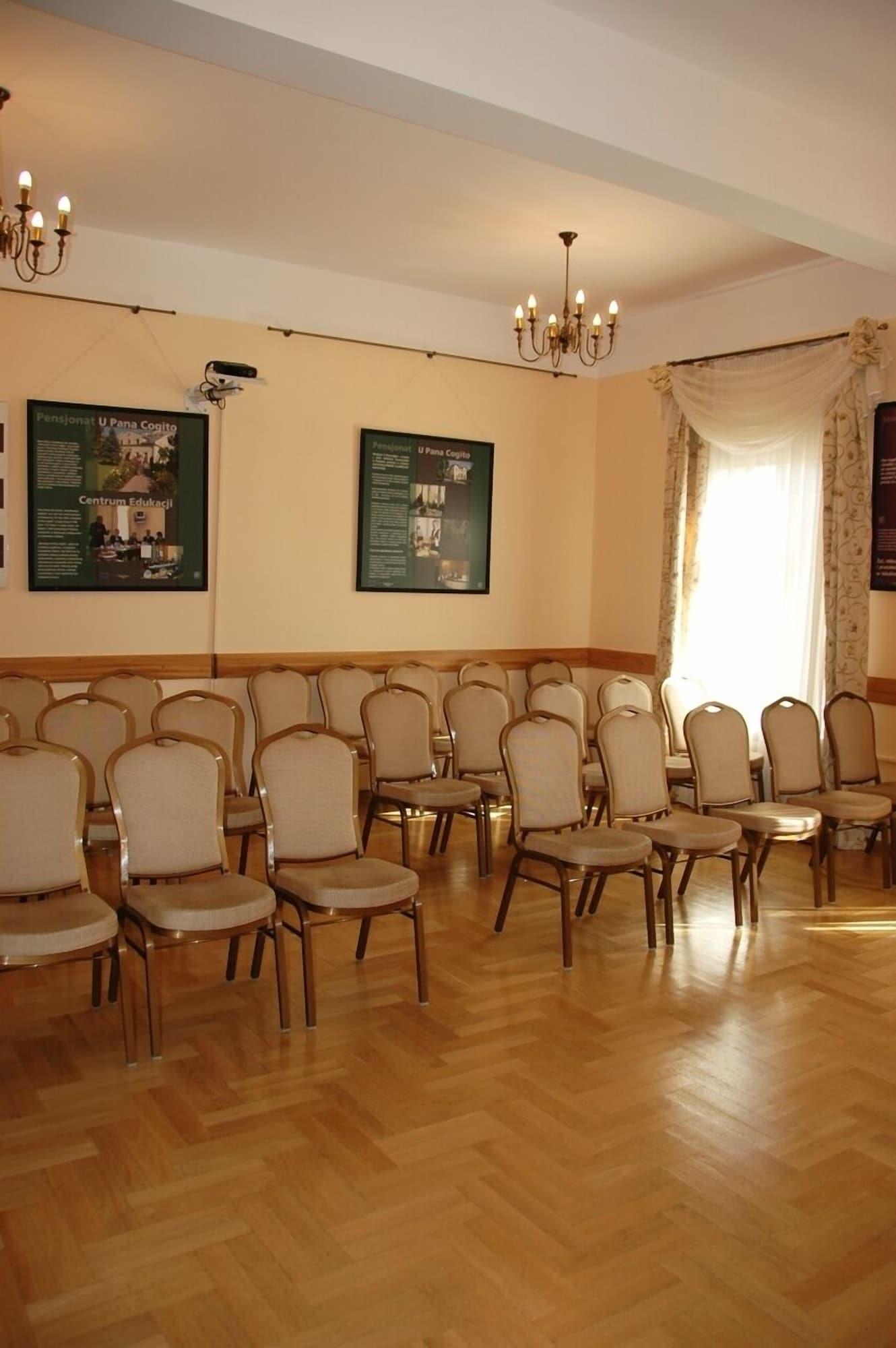 Sala de Reuniones U Pana Cogito