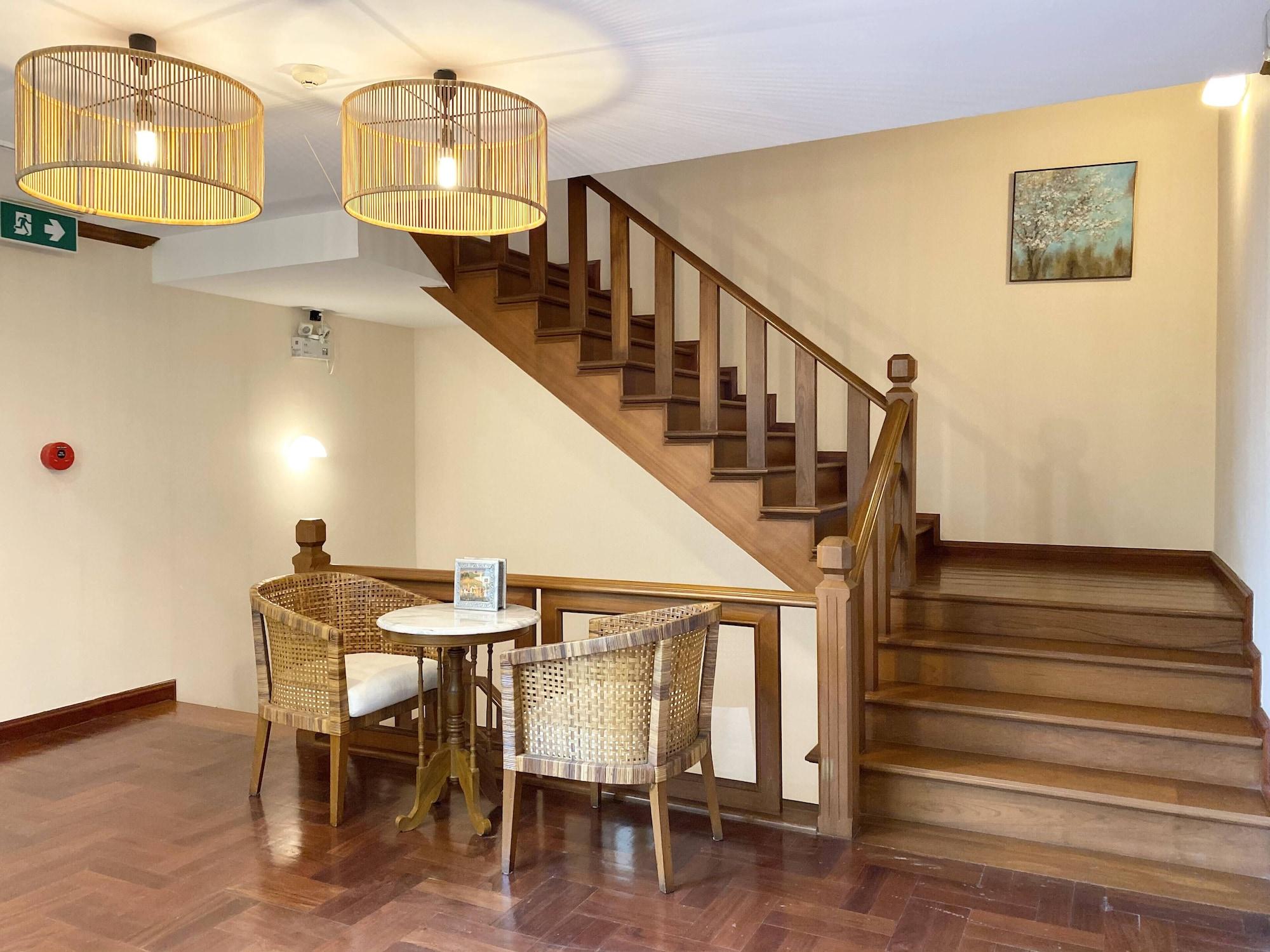 Varios NT Place Sukhumvit Suites