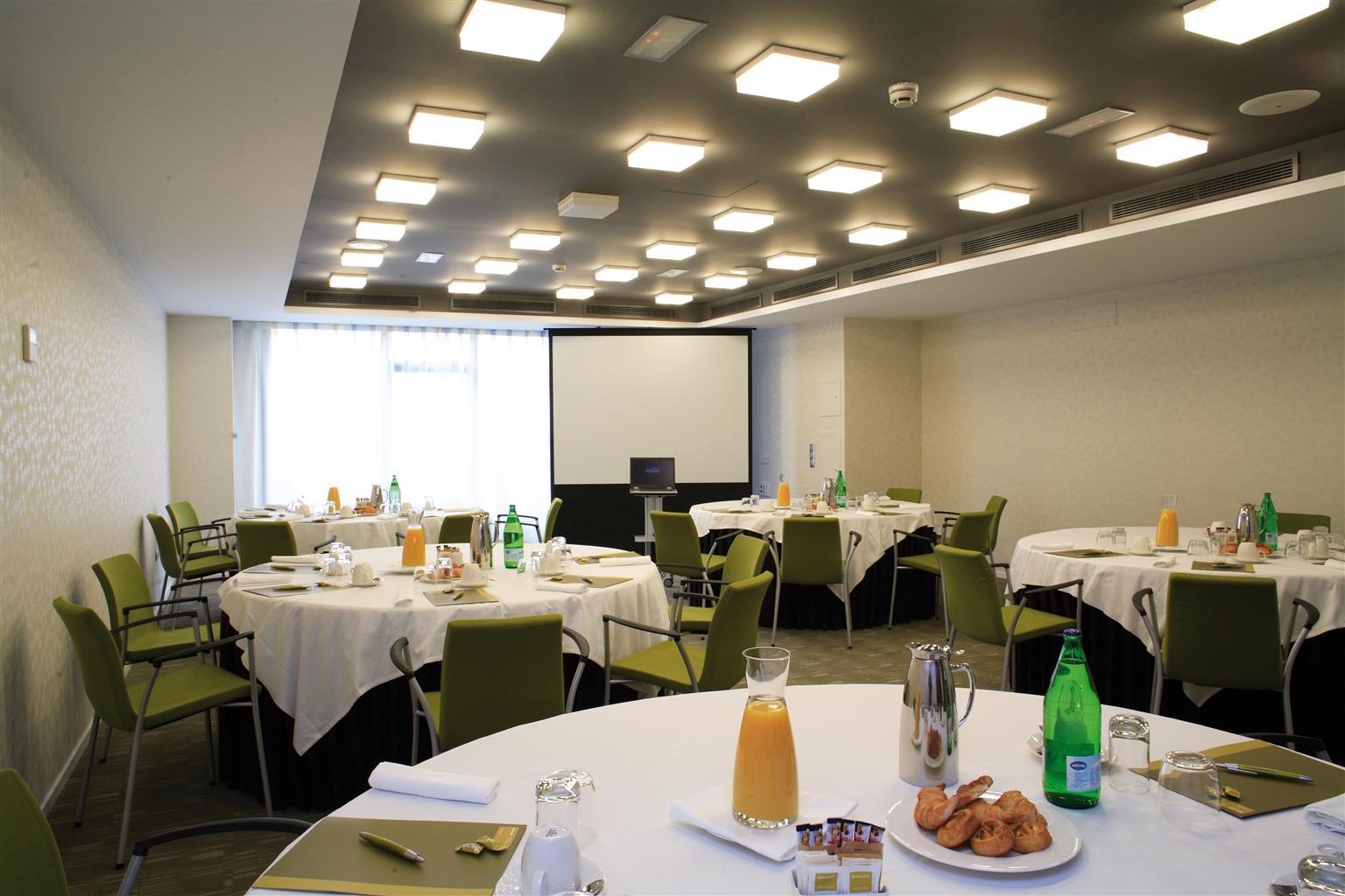Sala de Reuniones Barceló Oviedo Cervantes
