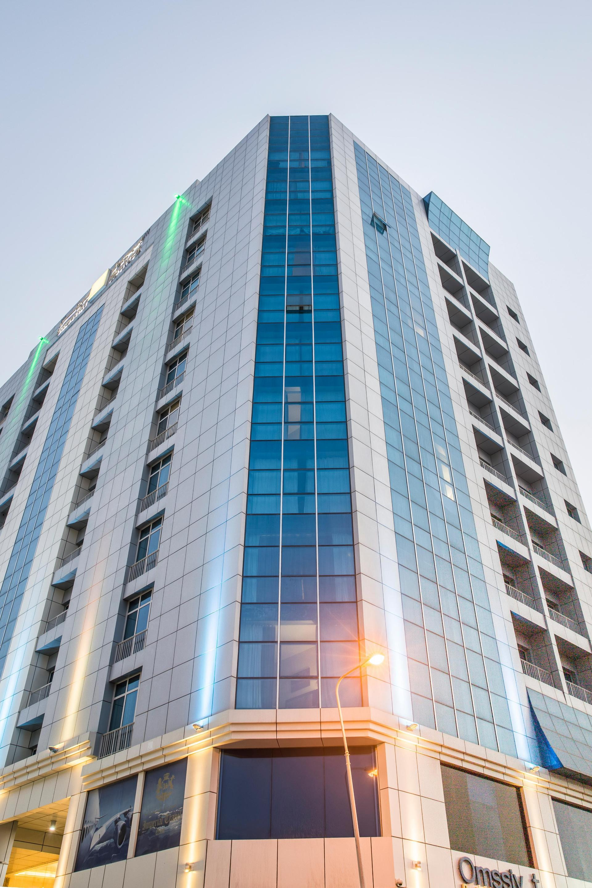 Vista Exterior Imperial Suites Hotel