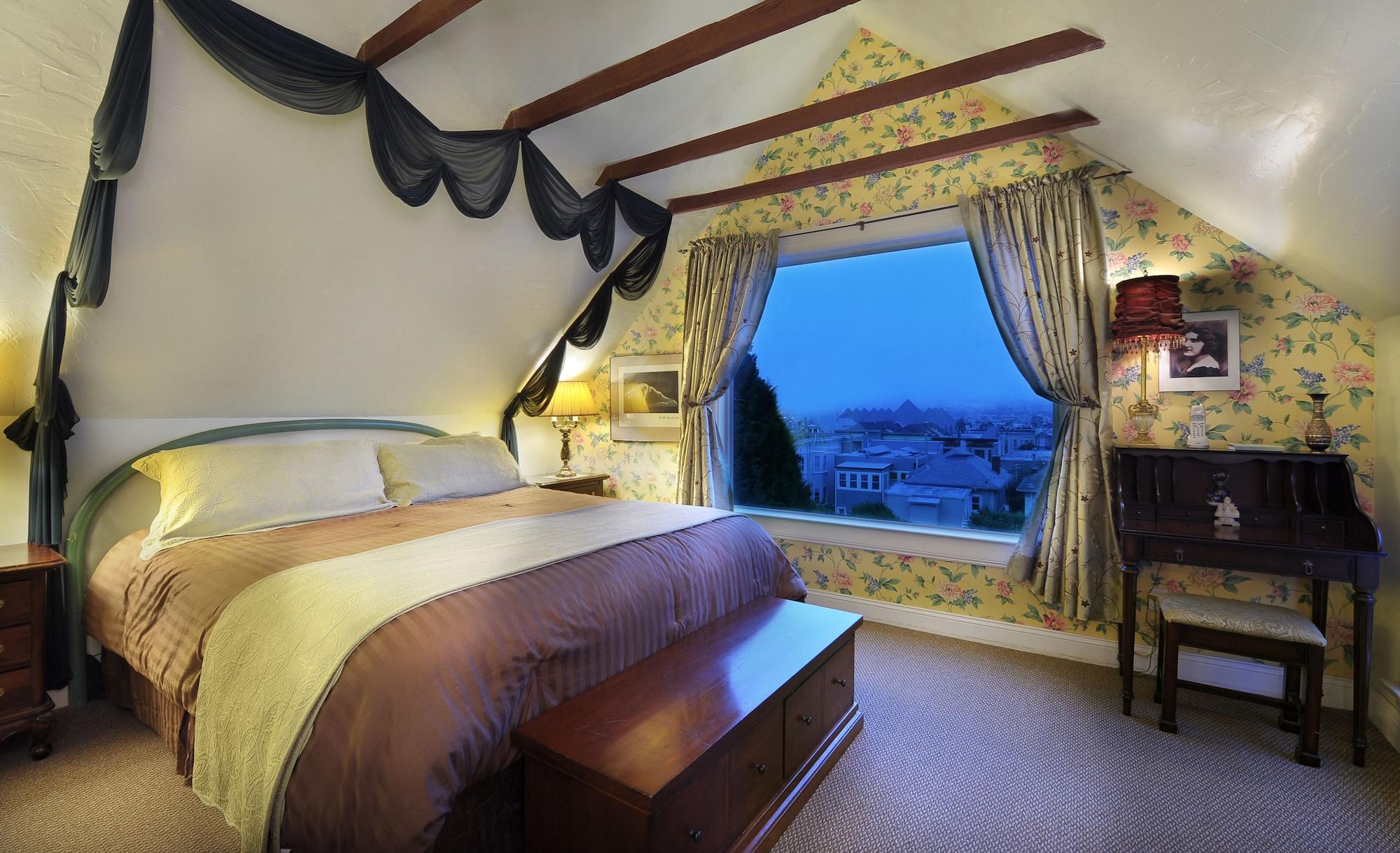 Varios Noe's Nest Bed and Breakfast