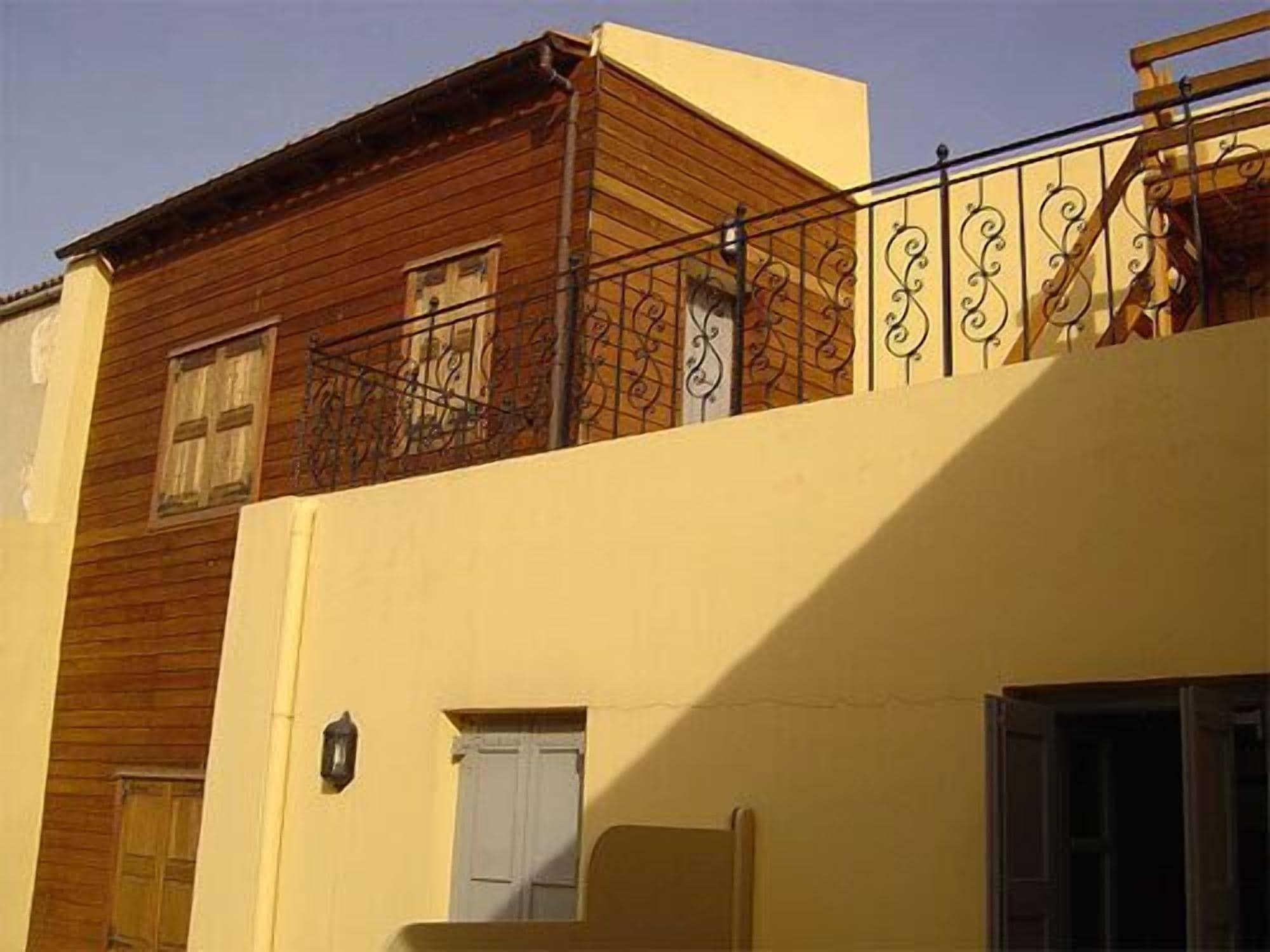 Vista Exterior Belmondo Hotel