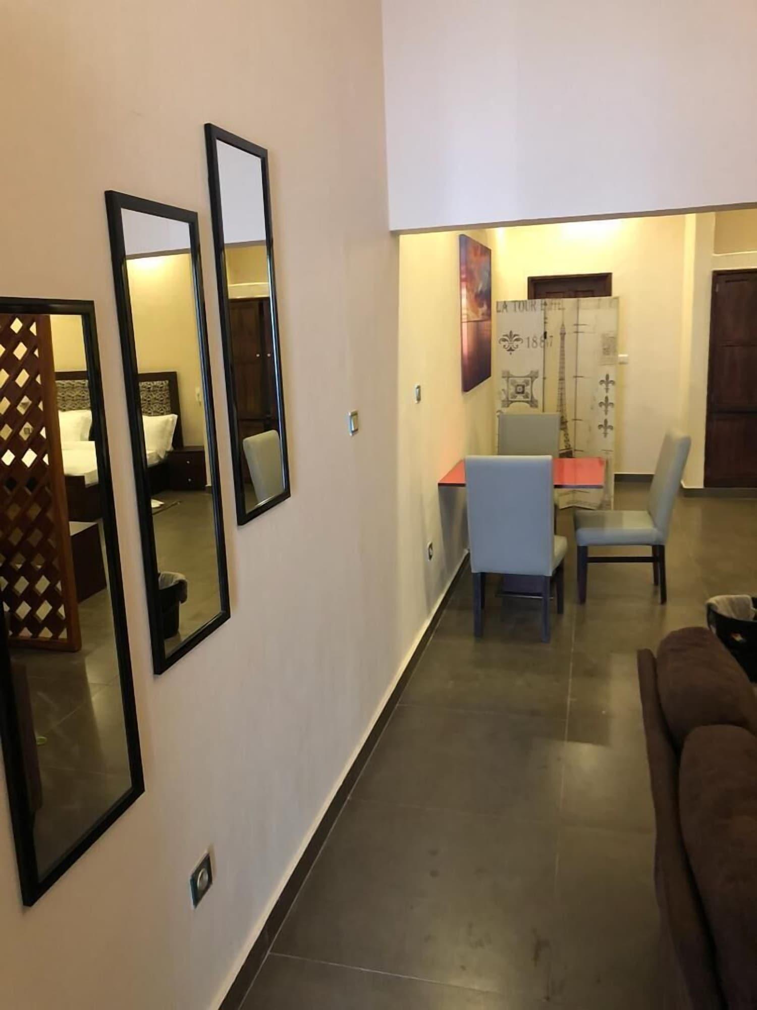 Equipamiento de Habitación Four Season GUESTHOUSE