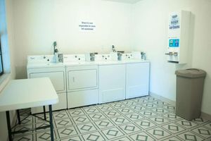 Alojamiento - Days Inn & Suites Palestine