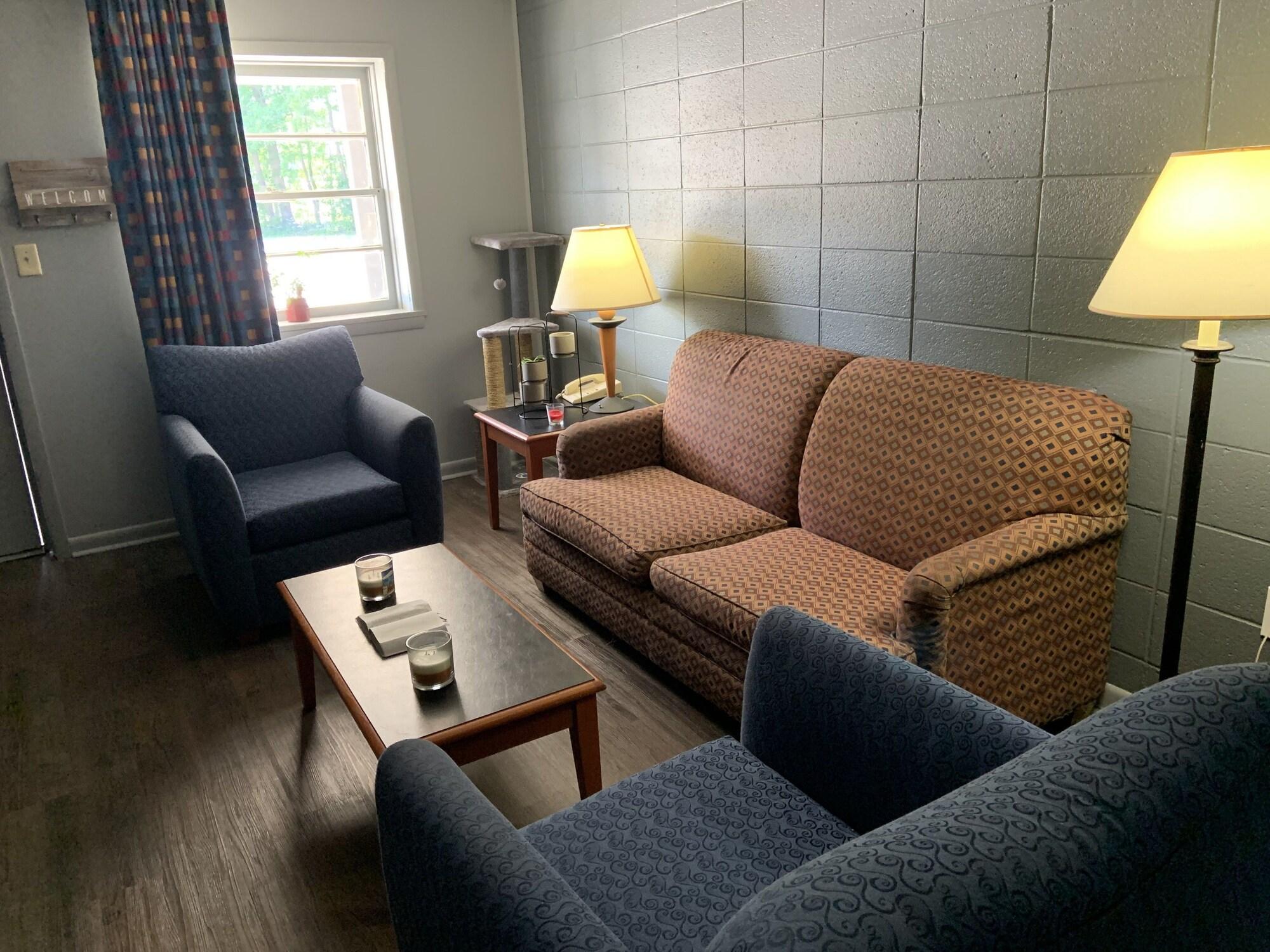 Varios Birchwood Suites
