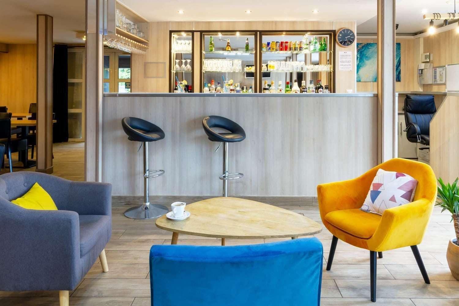 Bar/Salón Brit Hotel Rouen Barentin