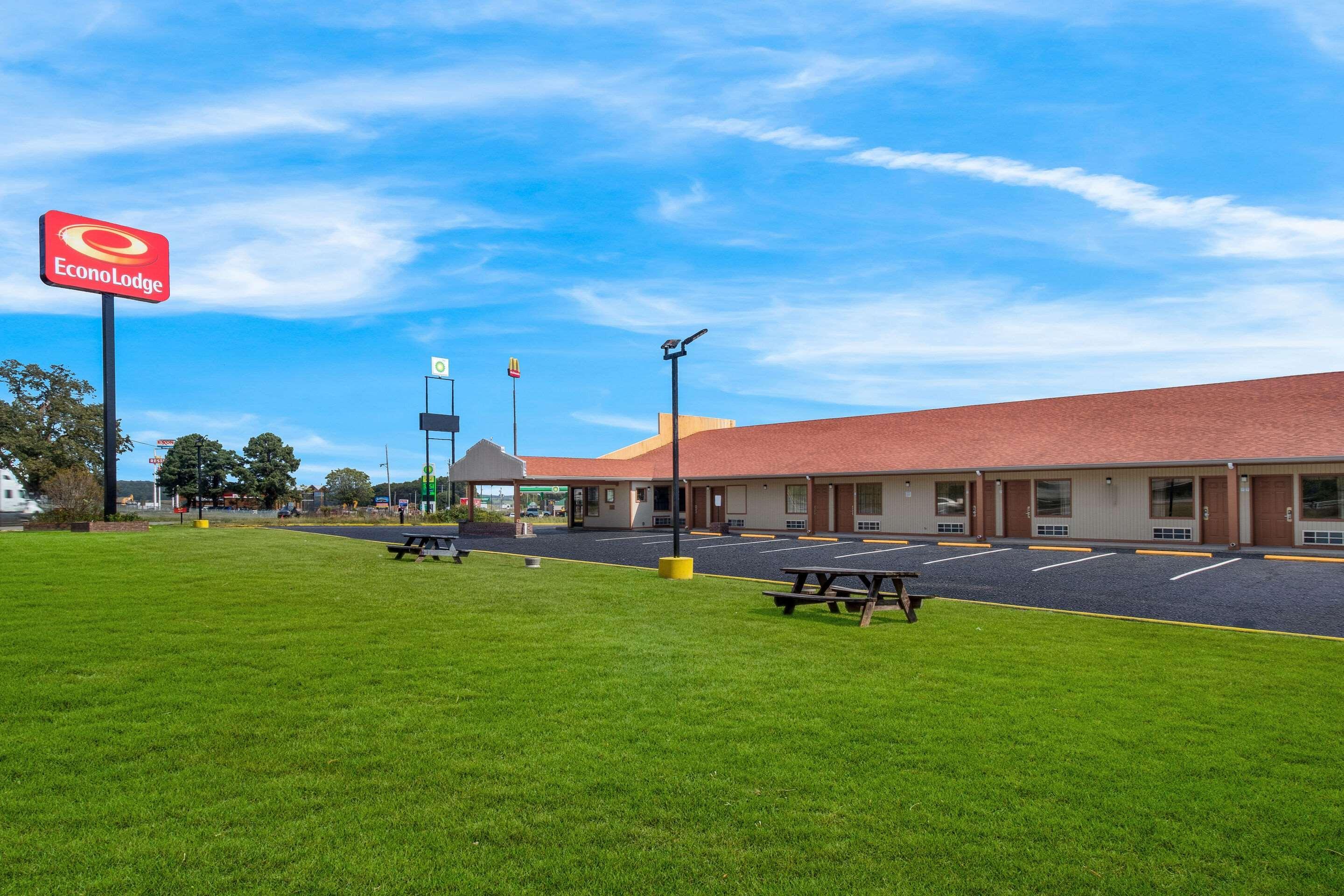 Vista Exterior Econo Lodge Cornersville