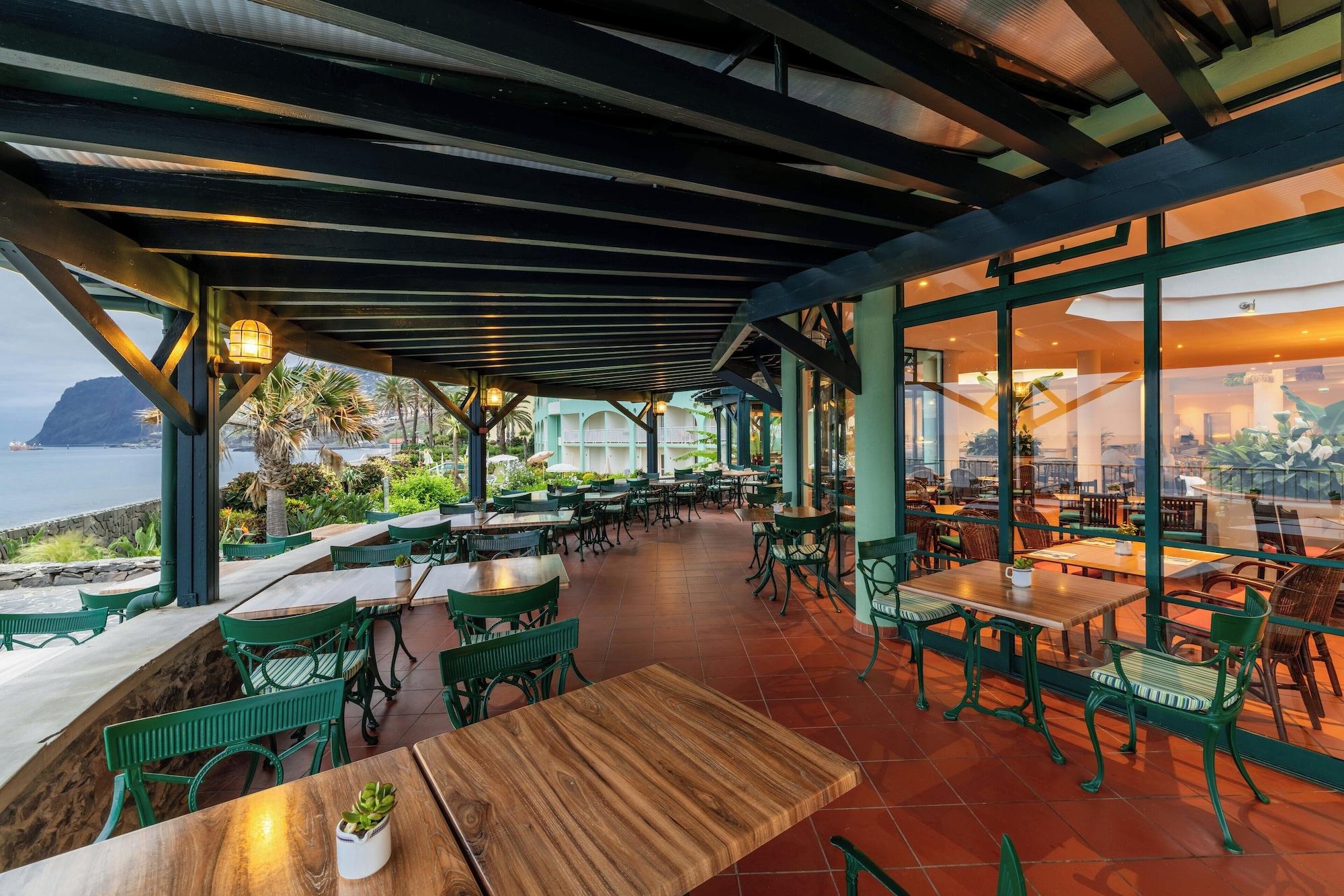 Restaurant Pestana Ocean Bay Resort