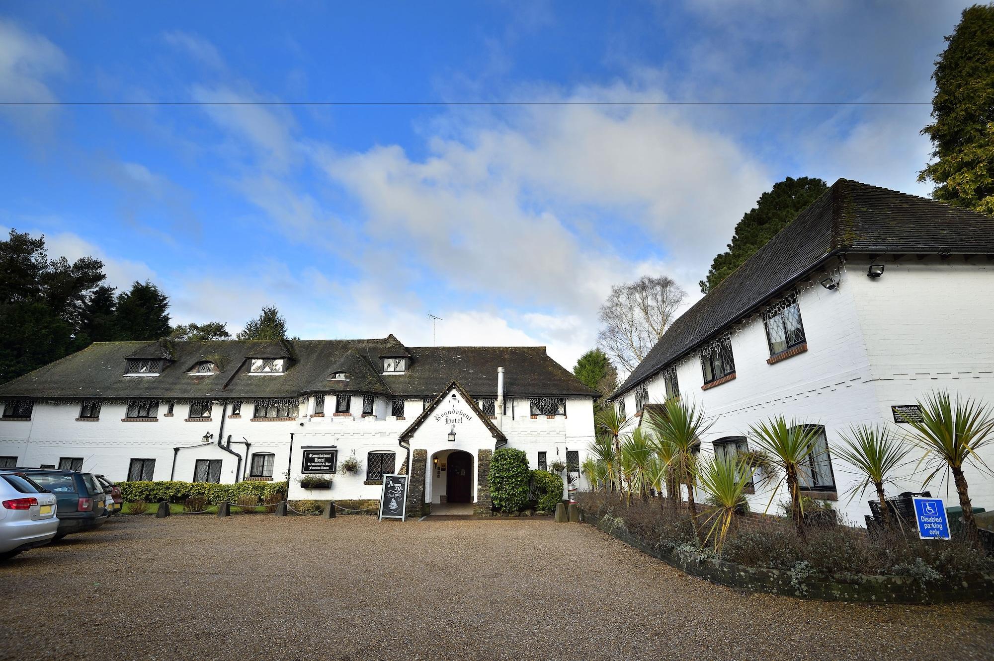 Vista Exterior The Roundabout Hotel