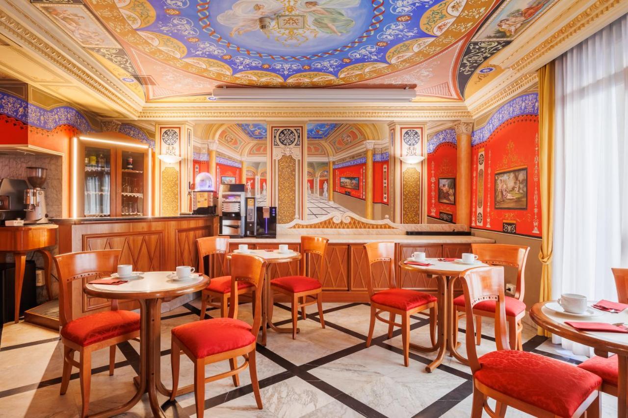 Bar/Salón Hotel Amalfi