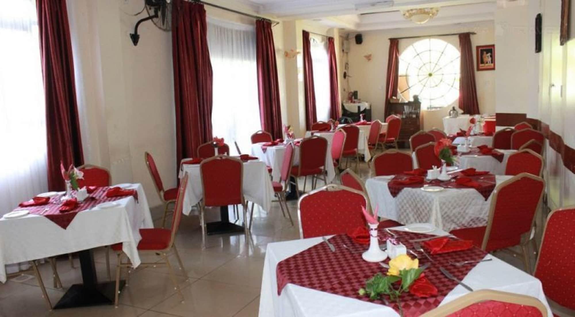 Restaurant Gatimene Gardens Hotel