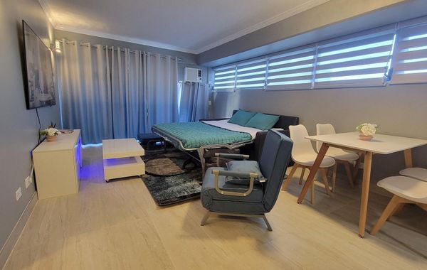 Waikiki Condo Has 2 Bedrooms & 2 Baths, with 1 free parking space.