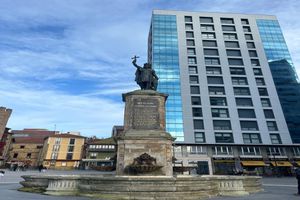 Actividad - Gijón Highlights and La Laboral City of Culture – Half-Day Small Group Tour