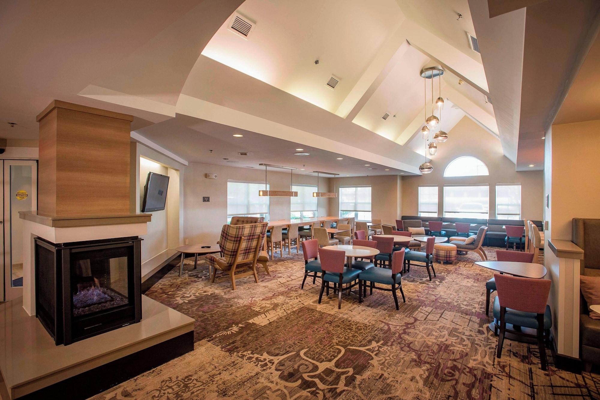 Vista Lobby Residence Inn by Marriott Pensacola Downtown
