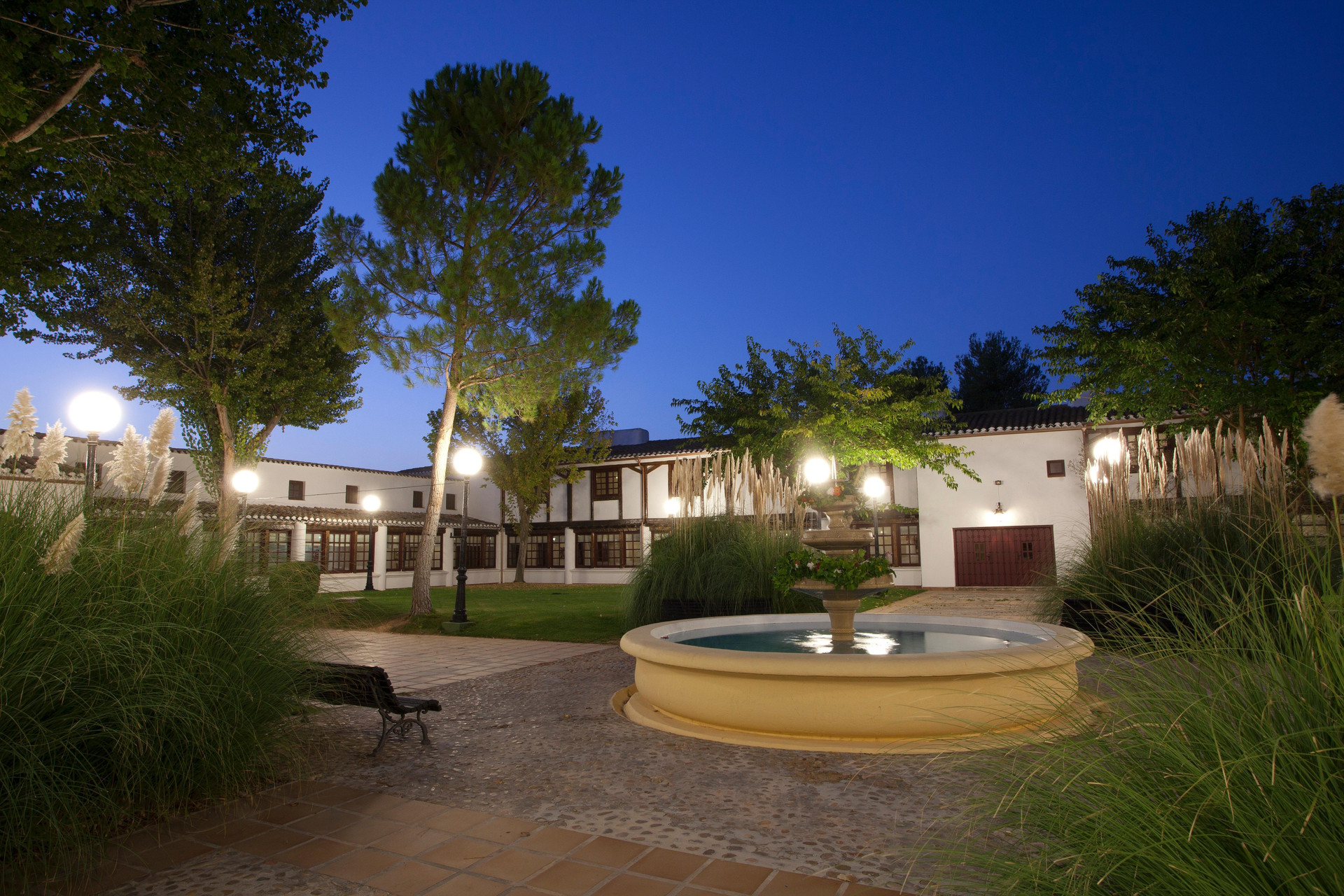 Vista da piscina Parador de Albacete