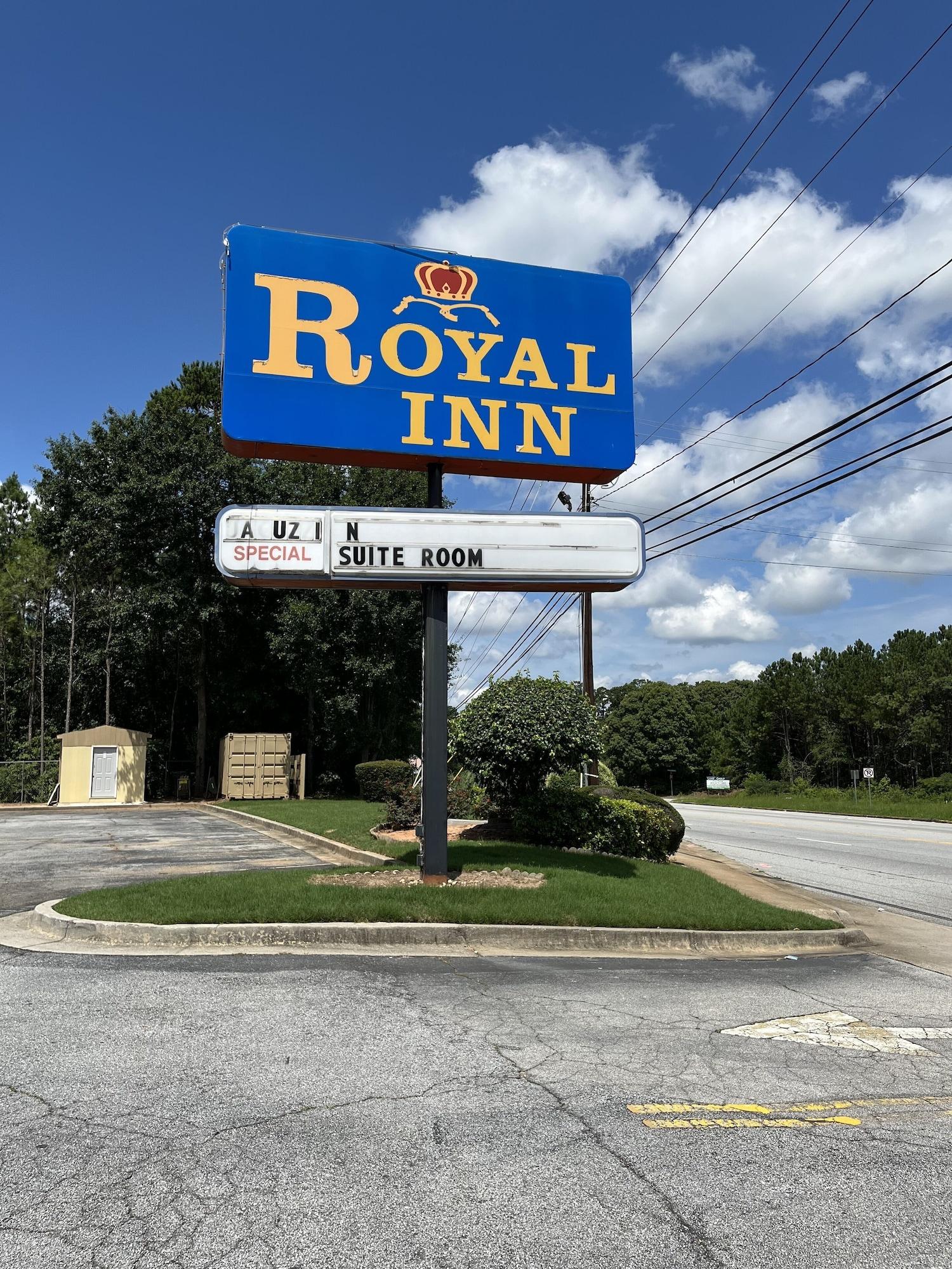 Vista Exterior Royal Inn & Suite