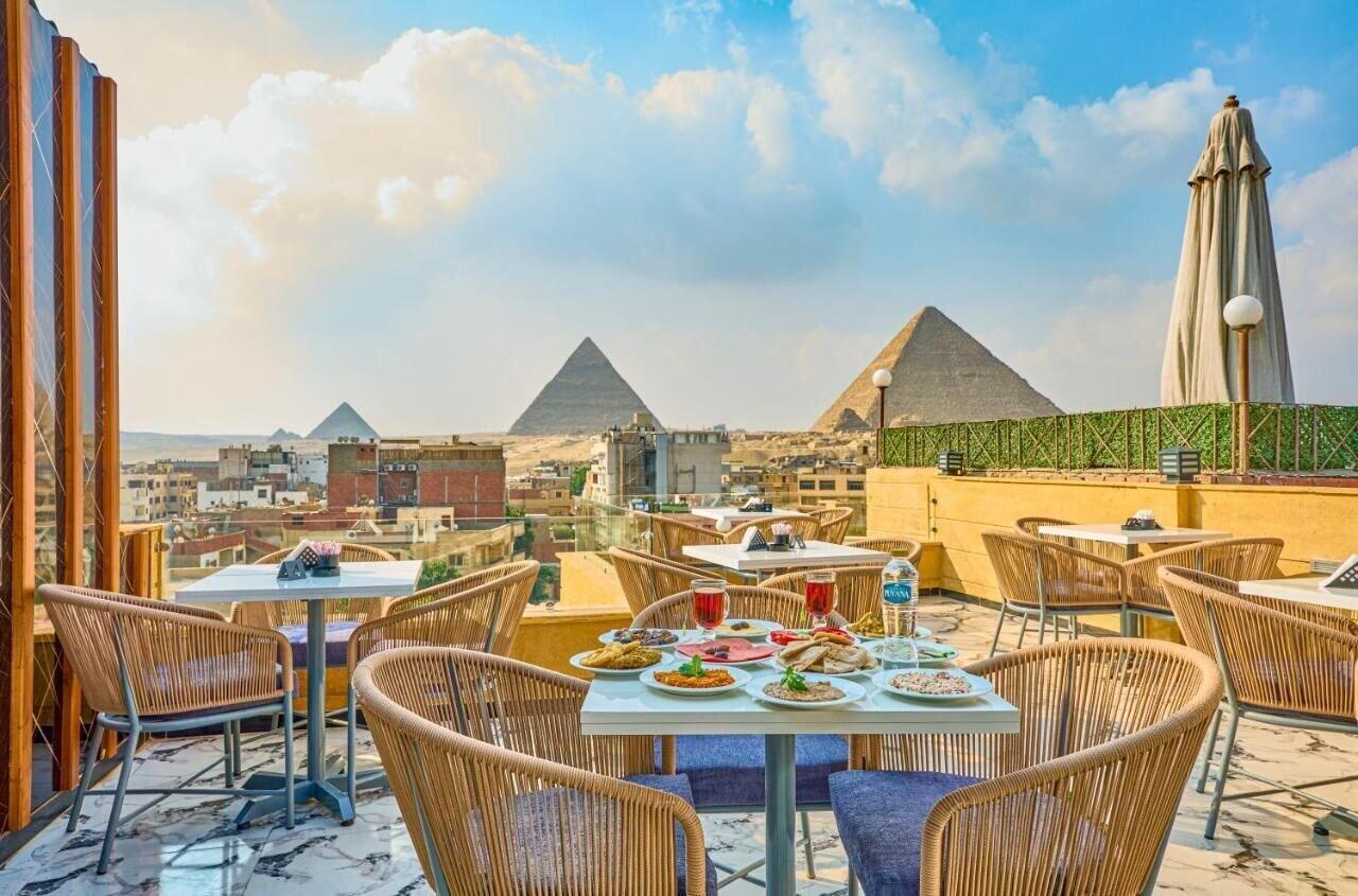 Varios Cleopatra Tower Pyramids Hotel