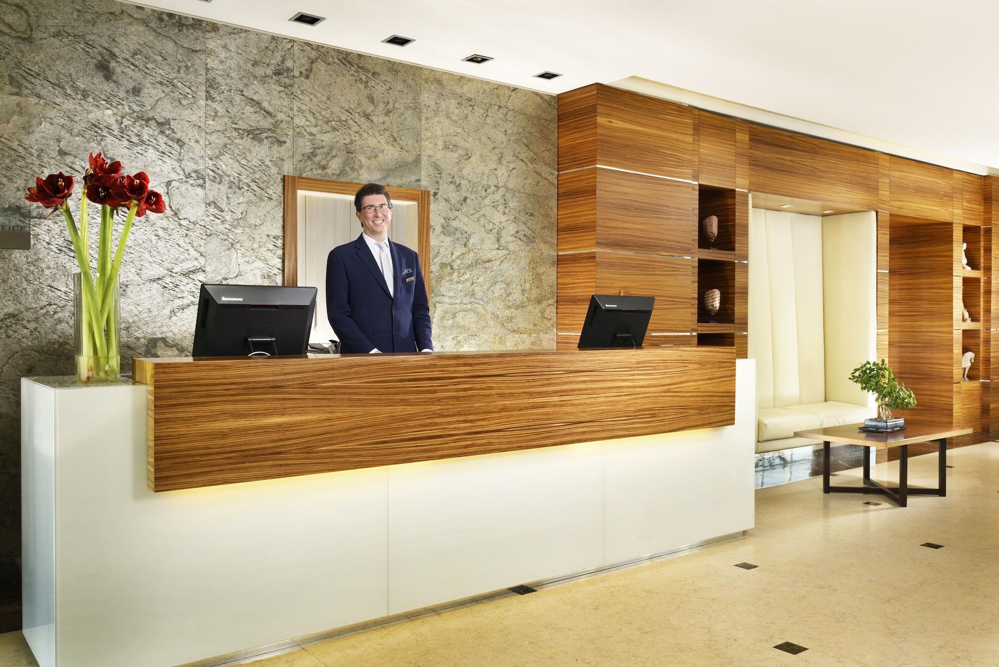 Vista Lobby Hotel La Favorita