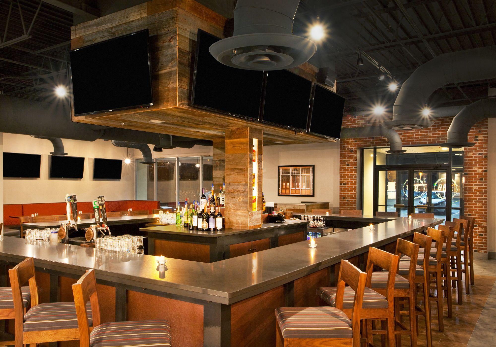 Bar/Salón Holiday Inn Cleveland Airport