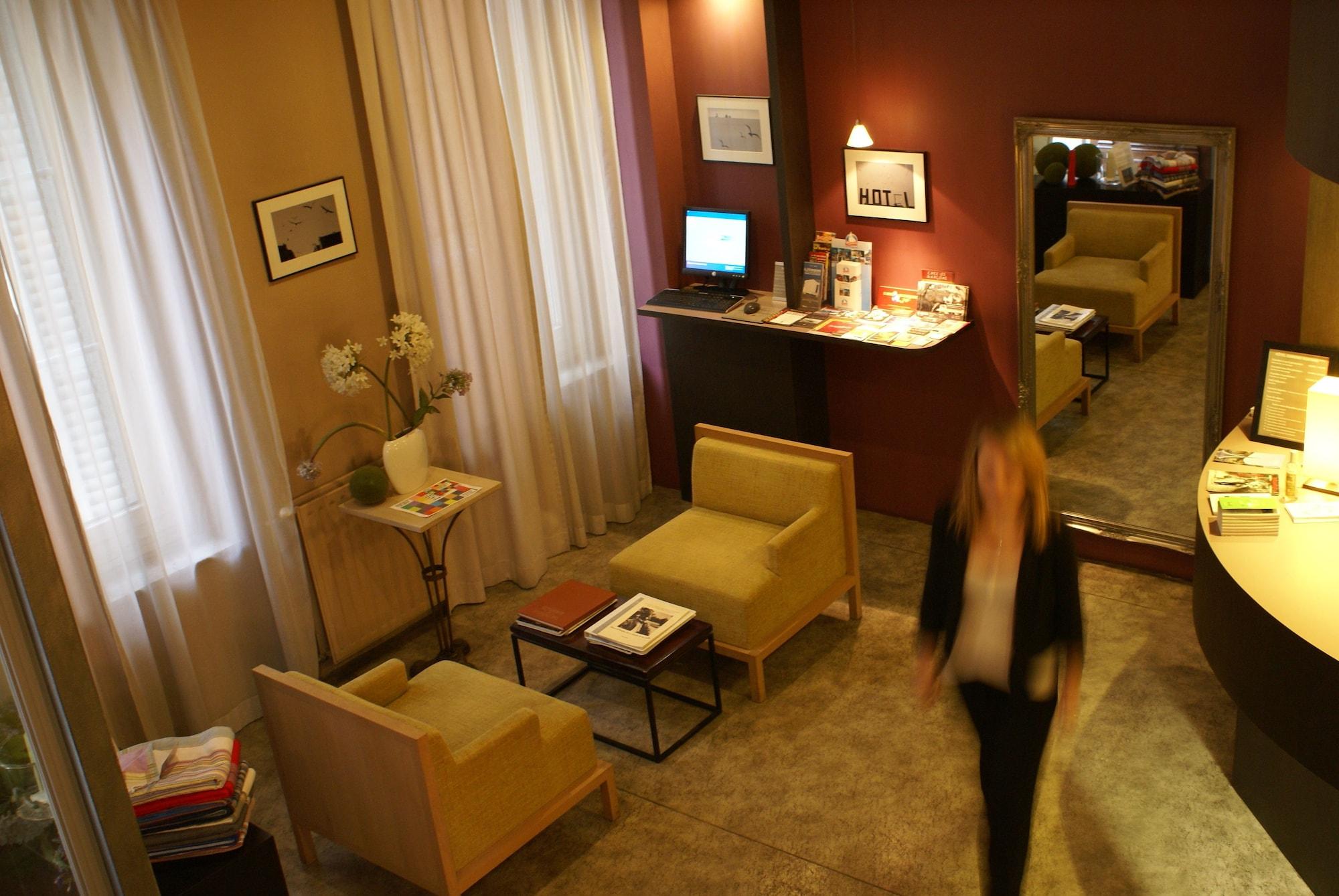 Vista Lobby Hôtel Edmond Rostand