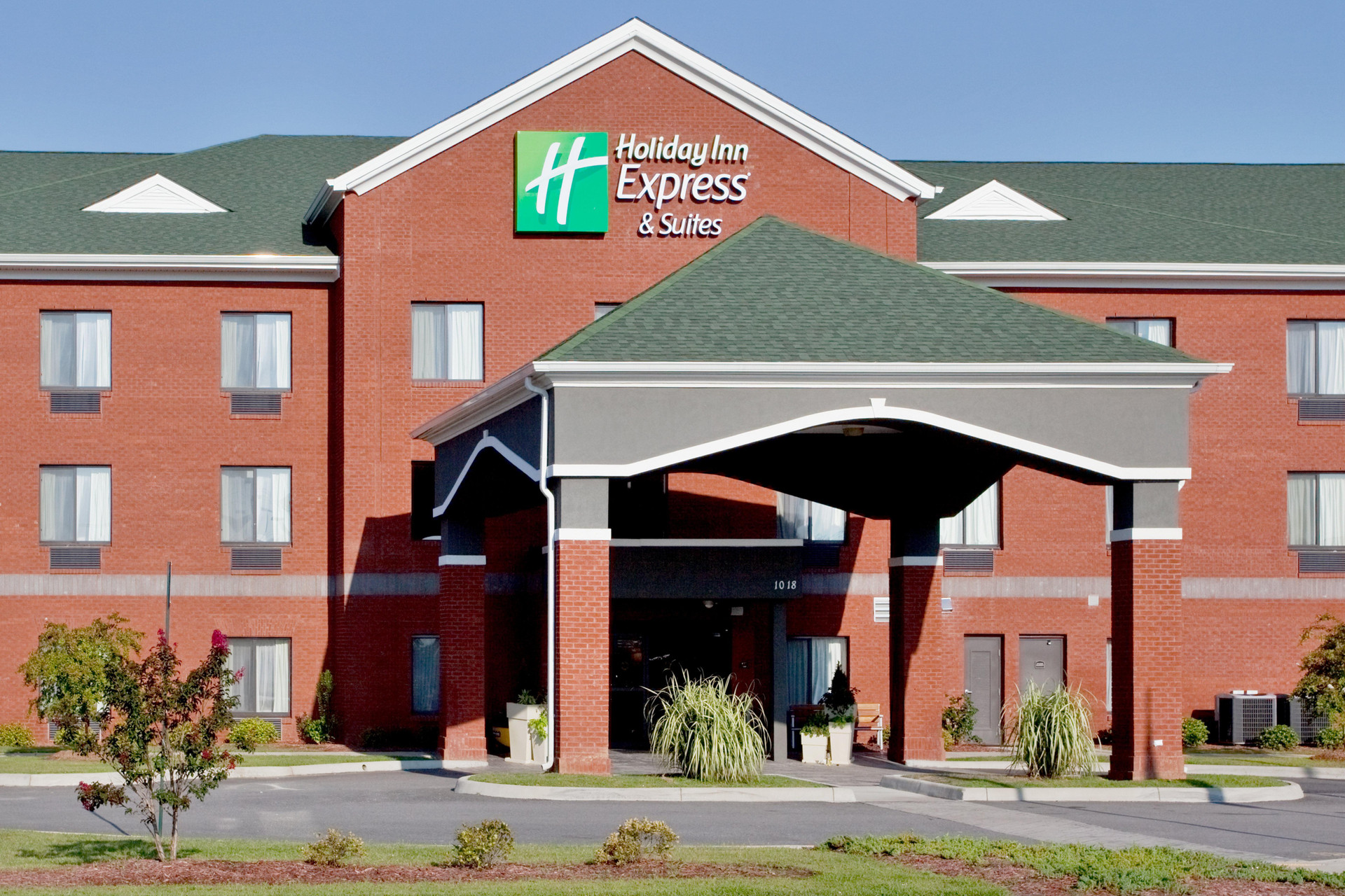 Vista Exterior Holiday Inn Express & Suites Suffolk