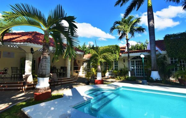 Tulipanes Cancun - Hoteles cerca del Aeropuerto de Cancún