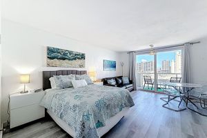 Alquiler Vacacional - Insta-Worthy-Prestigious ocean view studio,on the beach. Sought after balcony.