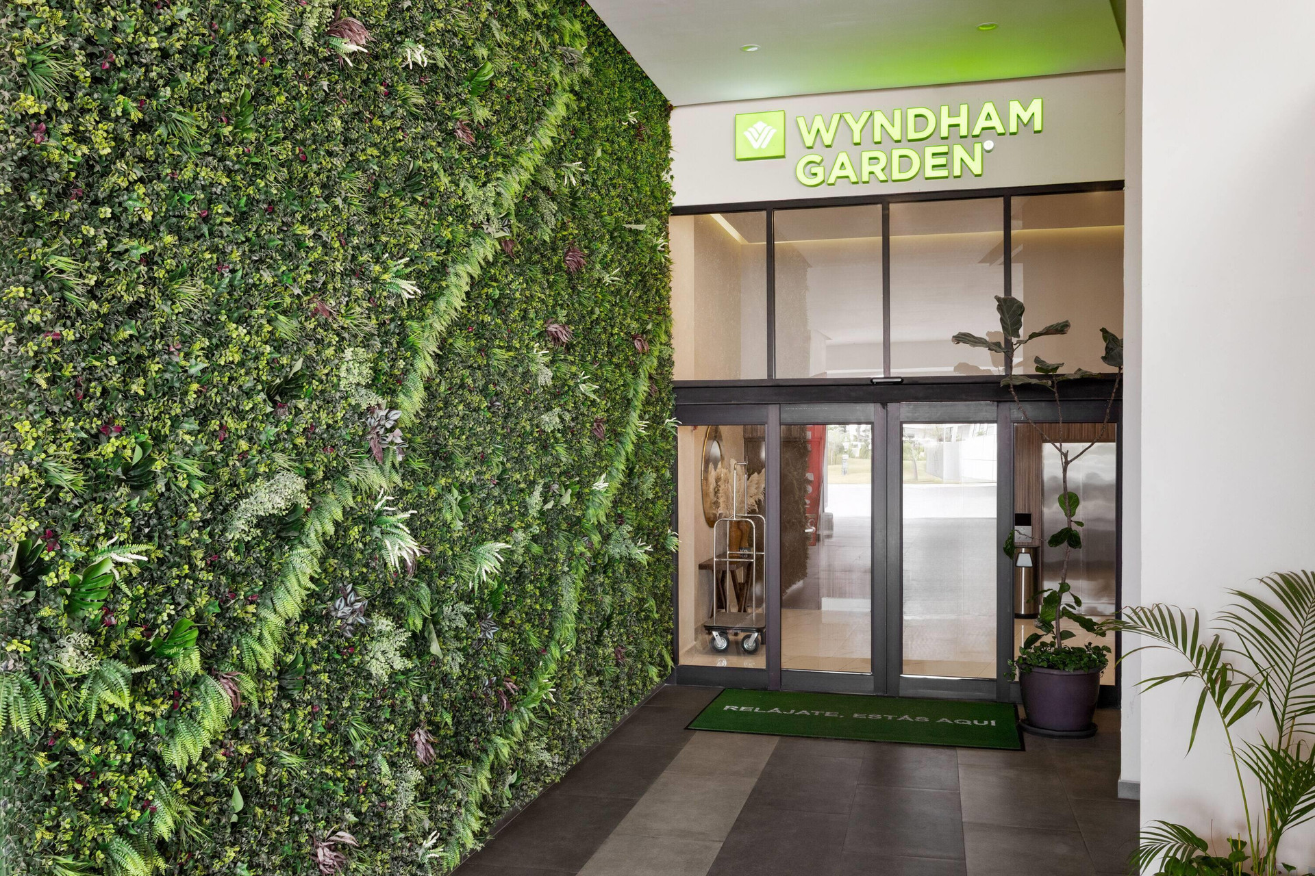 Vista Exterior Wyndham Garden Mazatlan Marina