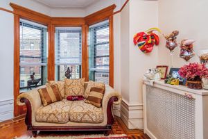 Alquiler Vacacional - Charming 2-bedroom Brownstone with Bar and Balcony in enchanting Brooklyn