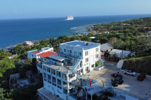 Alojamiento - Lunas View Hotel and Restaurant