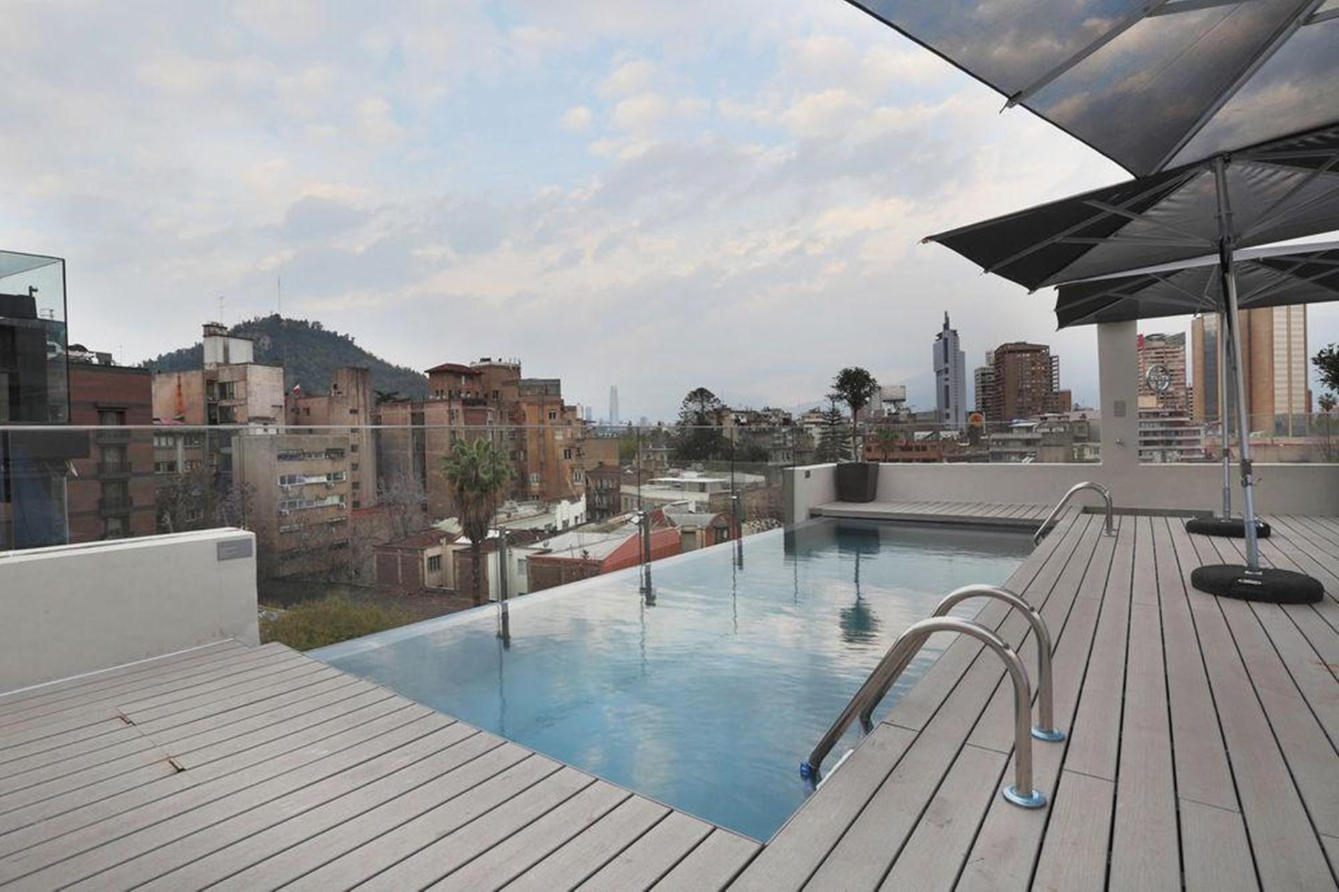 Vista Piscina Hotel Cumbres Lastarria
