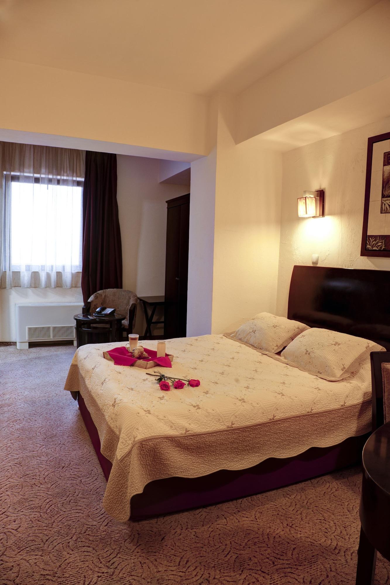 Varios Hotel Avis