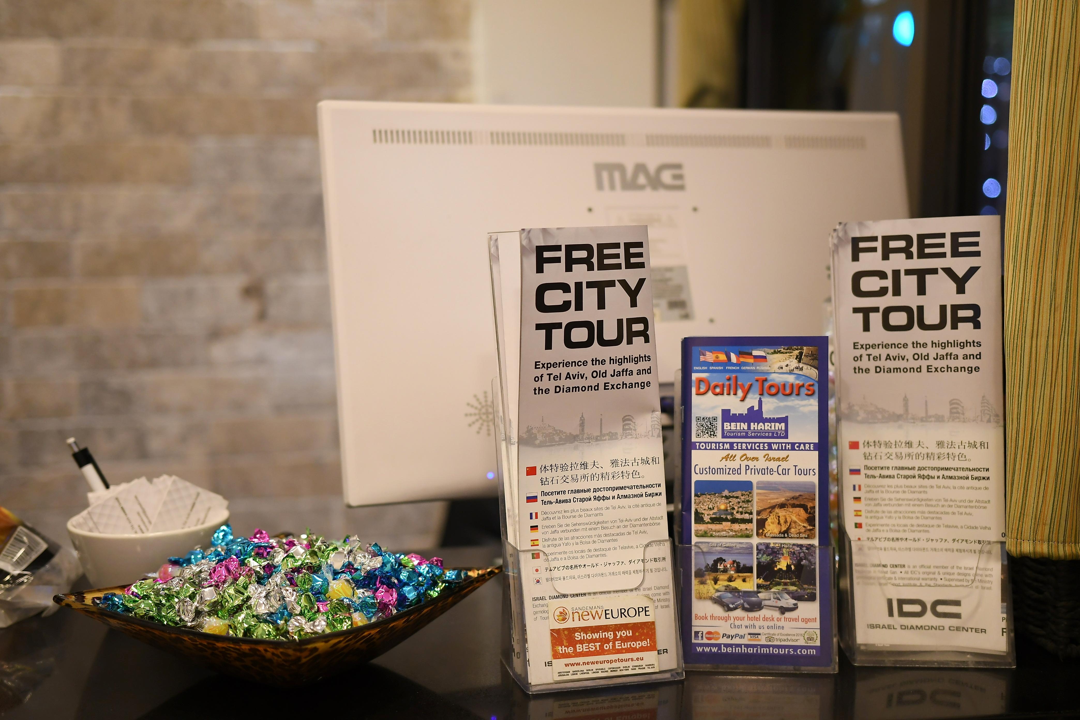 Vista Lobby Crown Sea Apartments