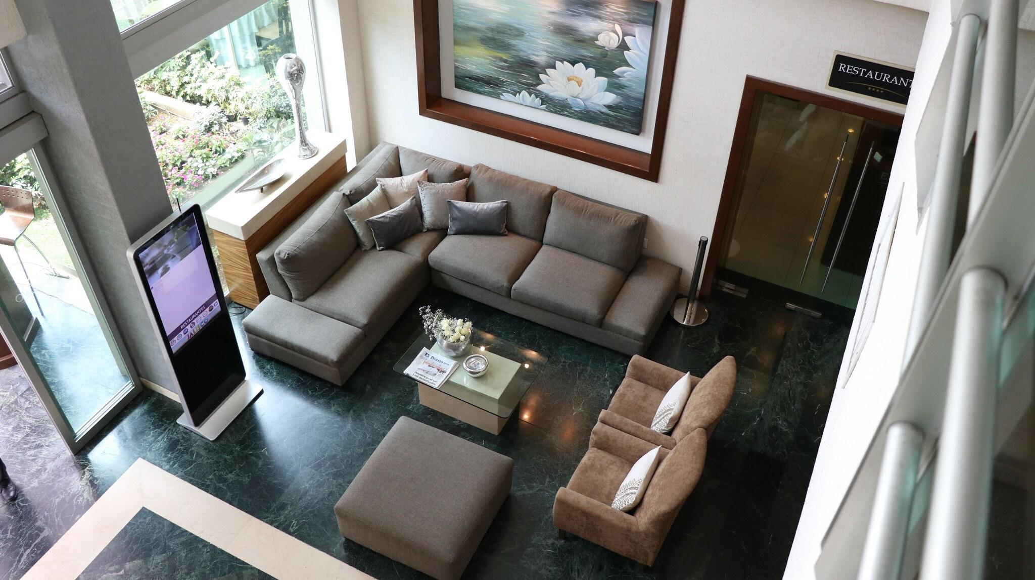 Vista Lobby Mesón Ejecutivo Guadalajara Minerva - Av México