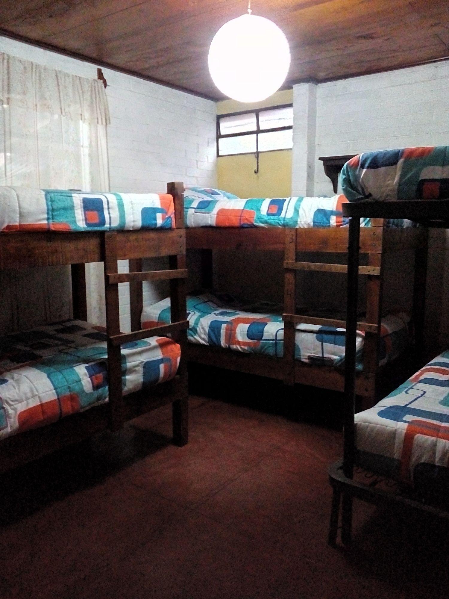 Hotel Hostel y Restaurante Casa Jacaranda