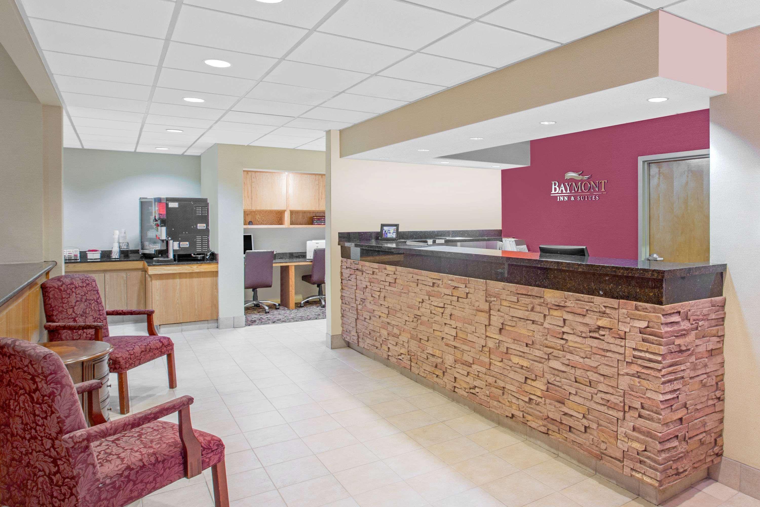 Vista Lobby Studio 6 Suites Jacksonville, NC