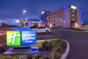 Alojamiento - Holiday Inn Express & Suites Bakersfield Airport by IHG