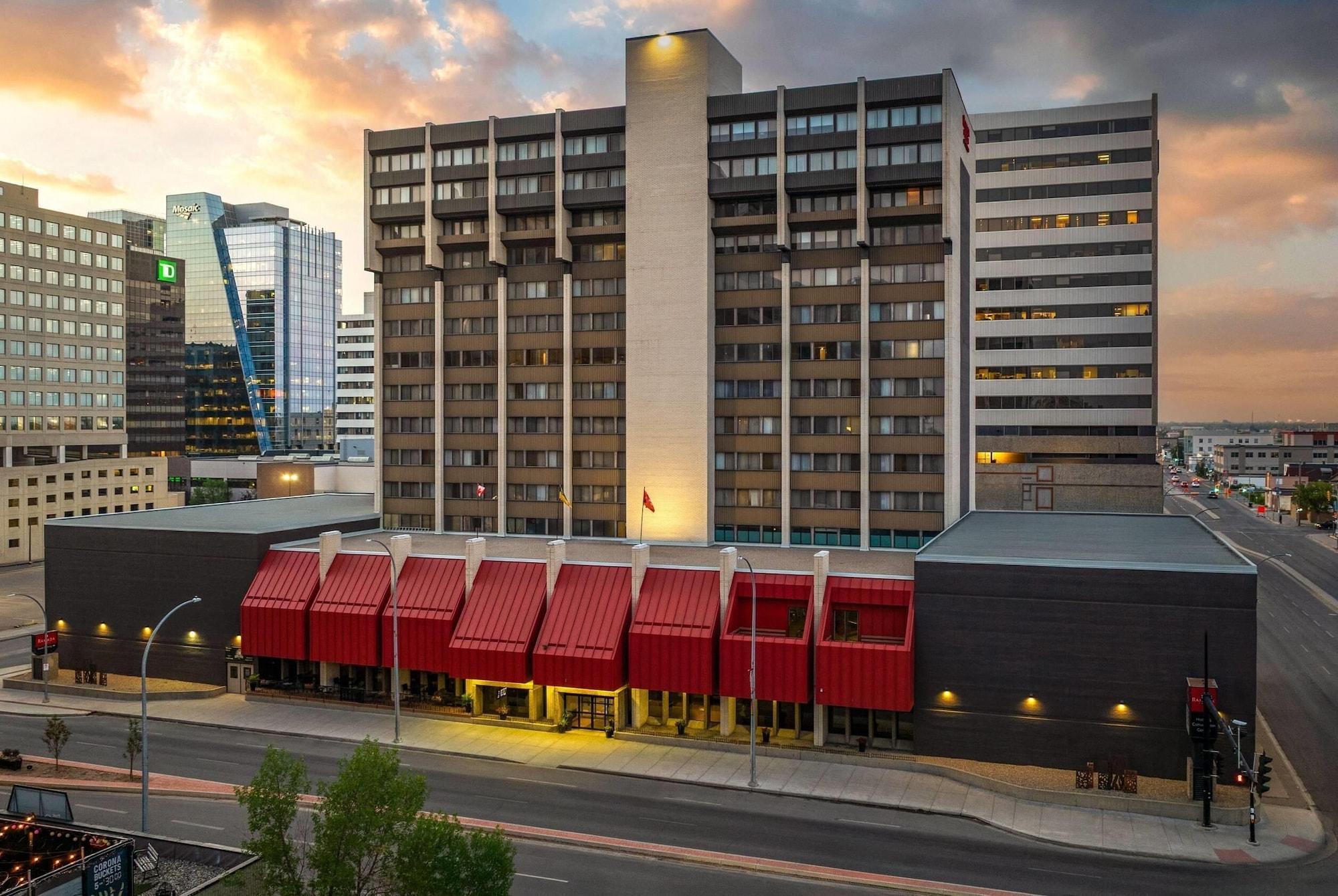 Vista Exterior Ramada Plaza by Wyndham Regina Downtown