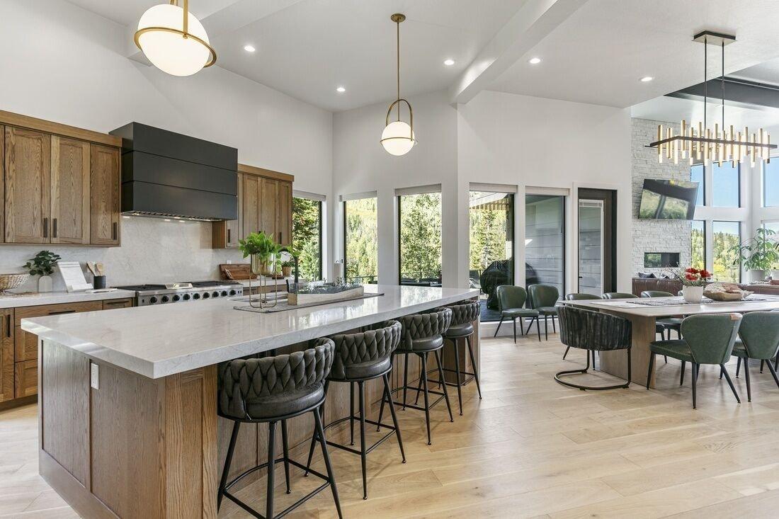 Varios 9005A - Luxury Four Bedroom 4 Home