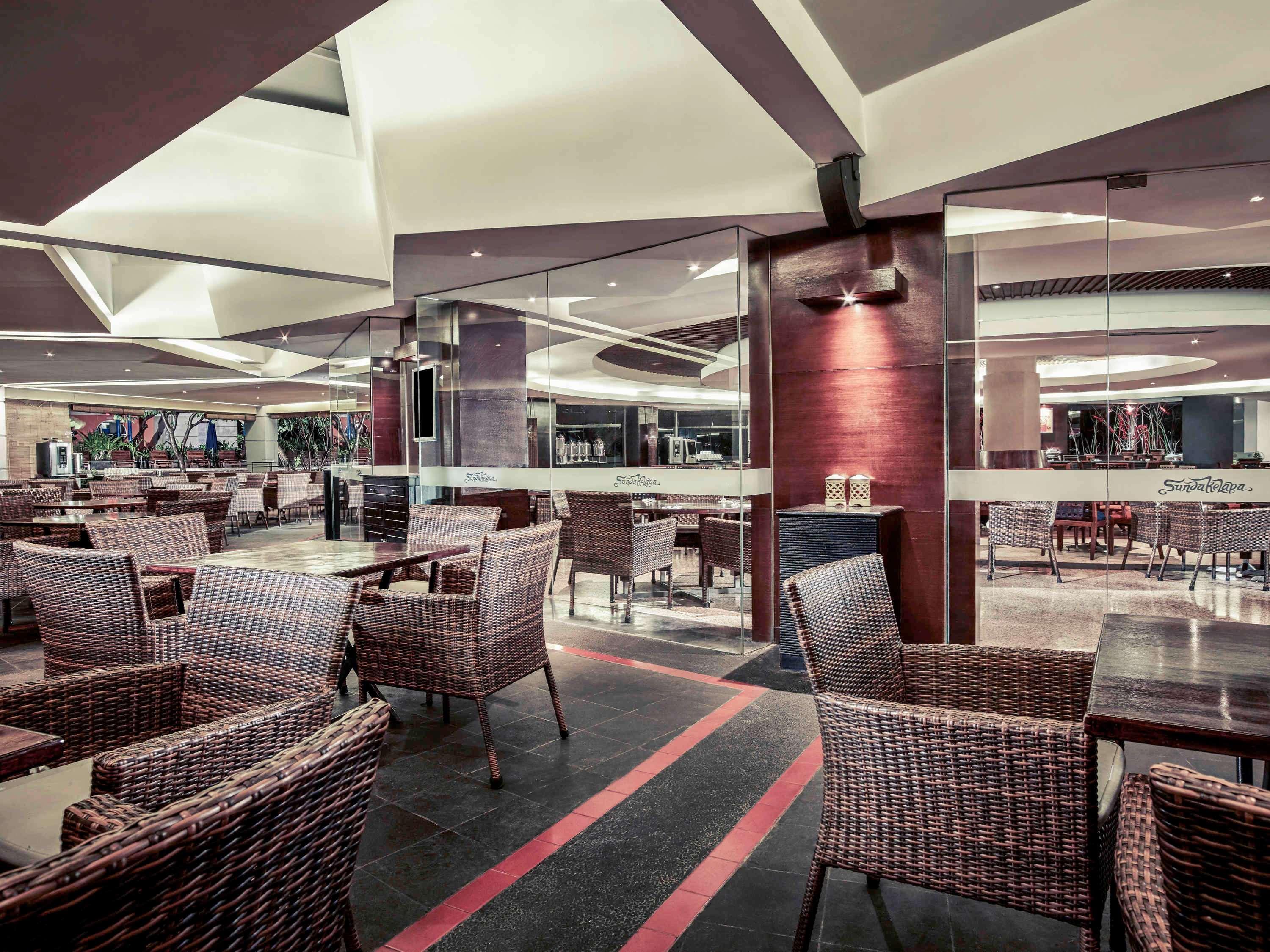 Restaurant Mercure Convention Center Ancol